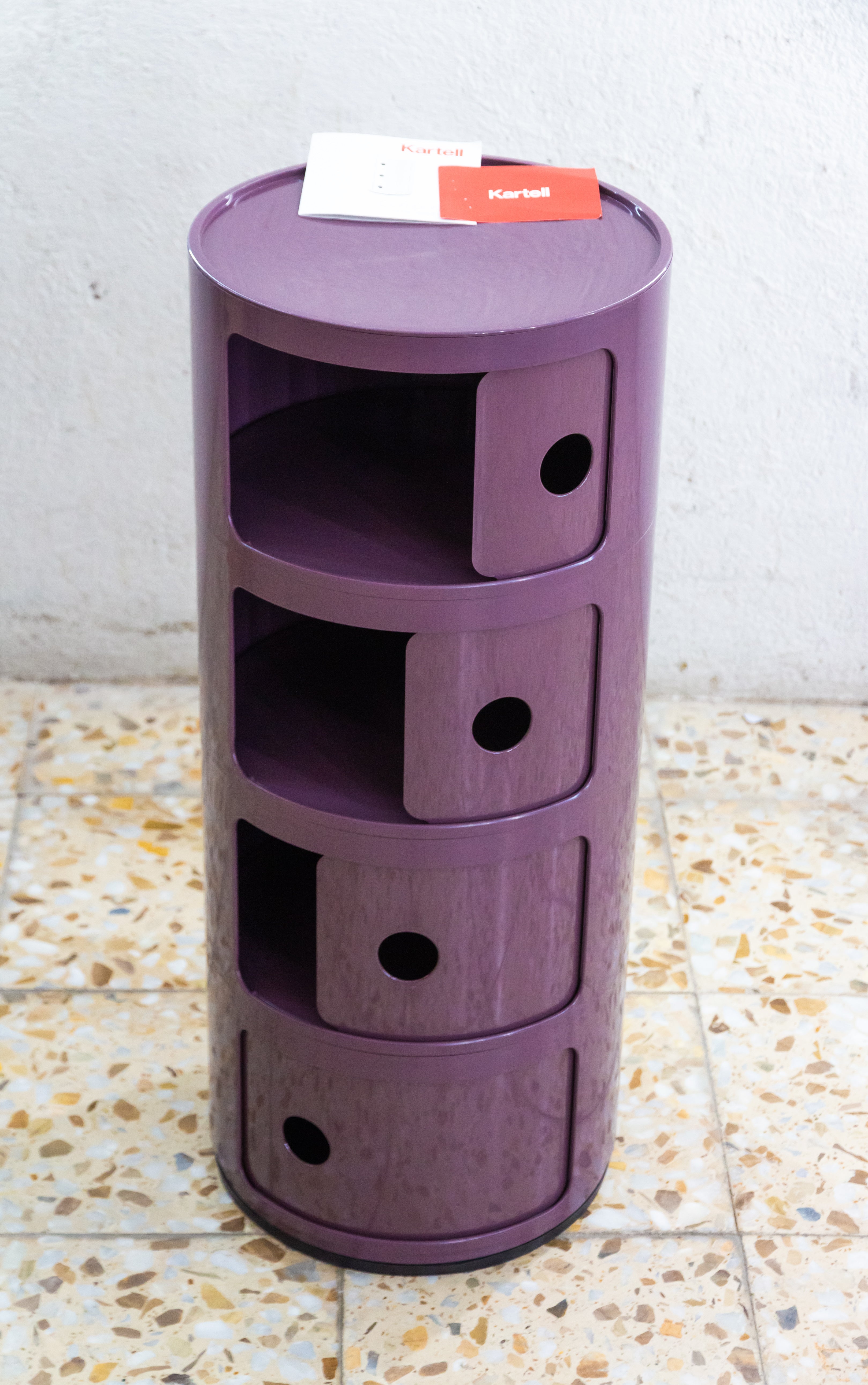 kartell_annacastelliferrieri_componibili_classic_large_purple