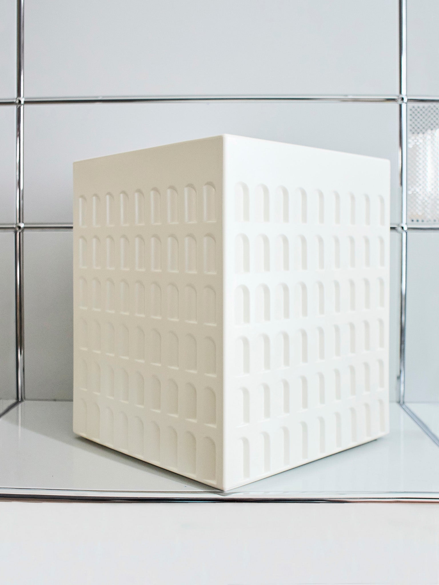 kartell_fabrionovembre_eur_white