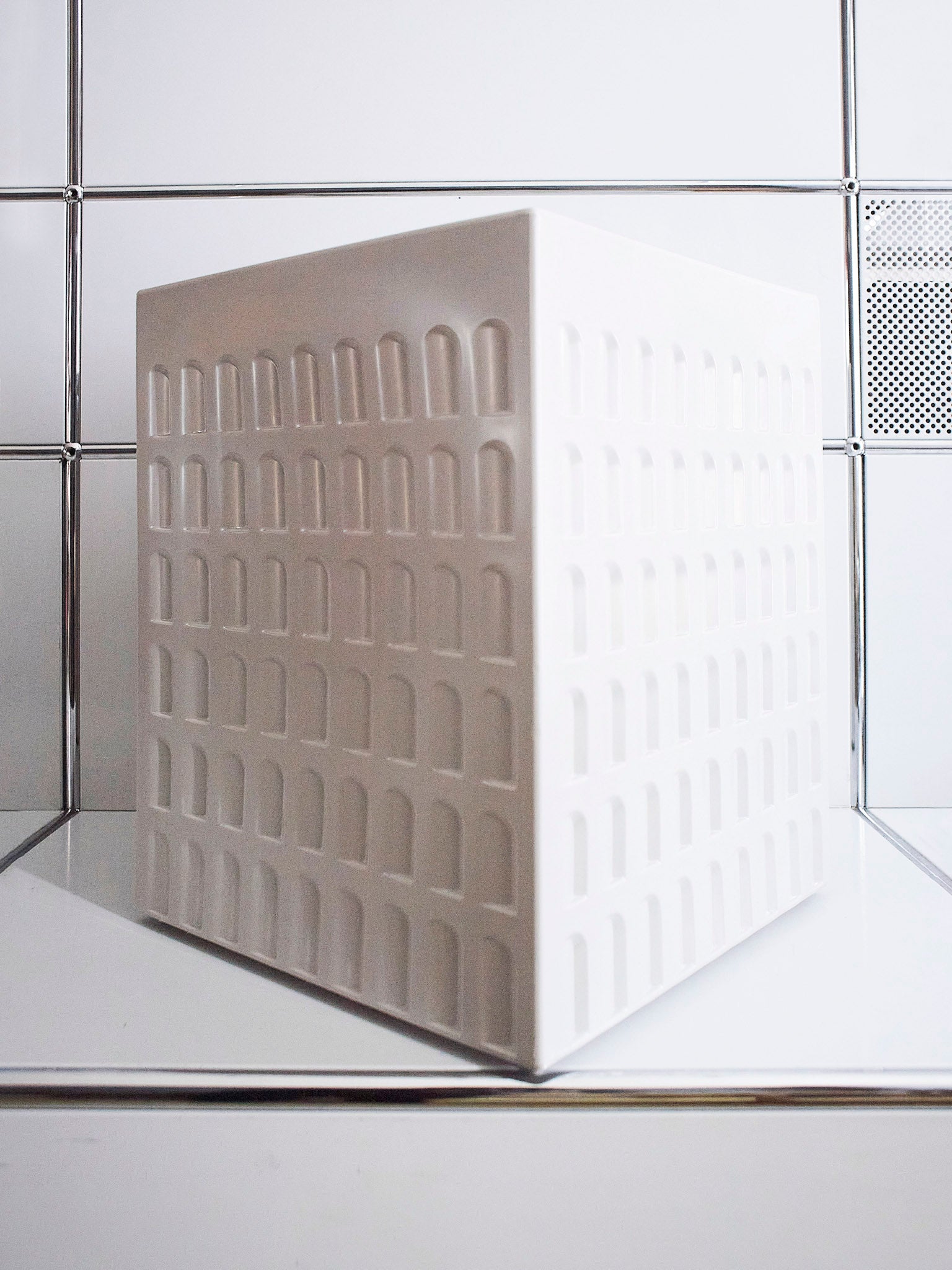 kartell_fabrionovembre_eur_grey