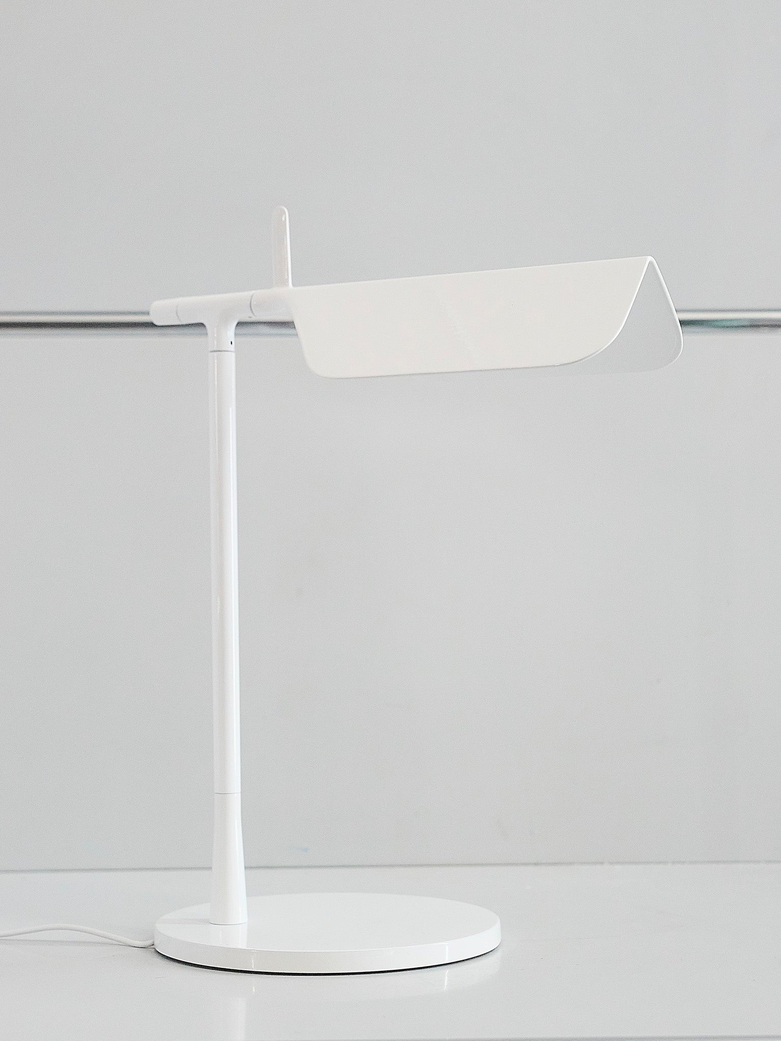 flos_edwardbarber_tabtable