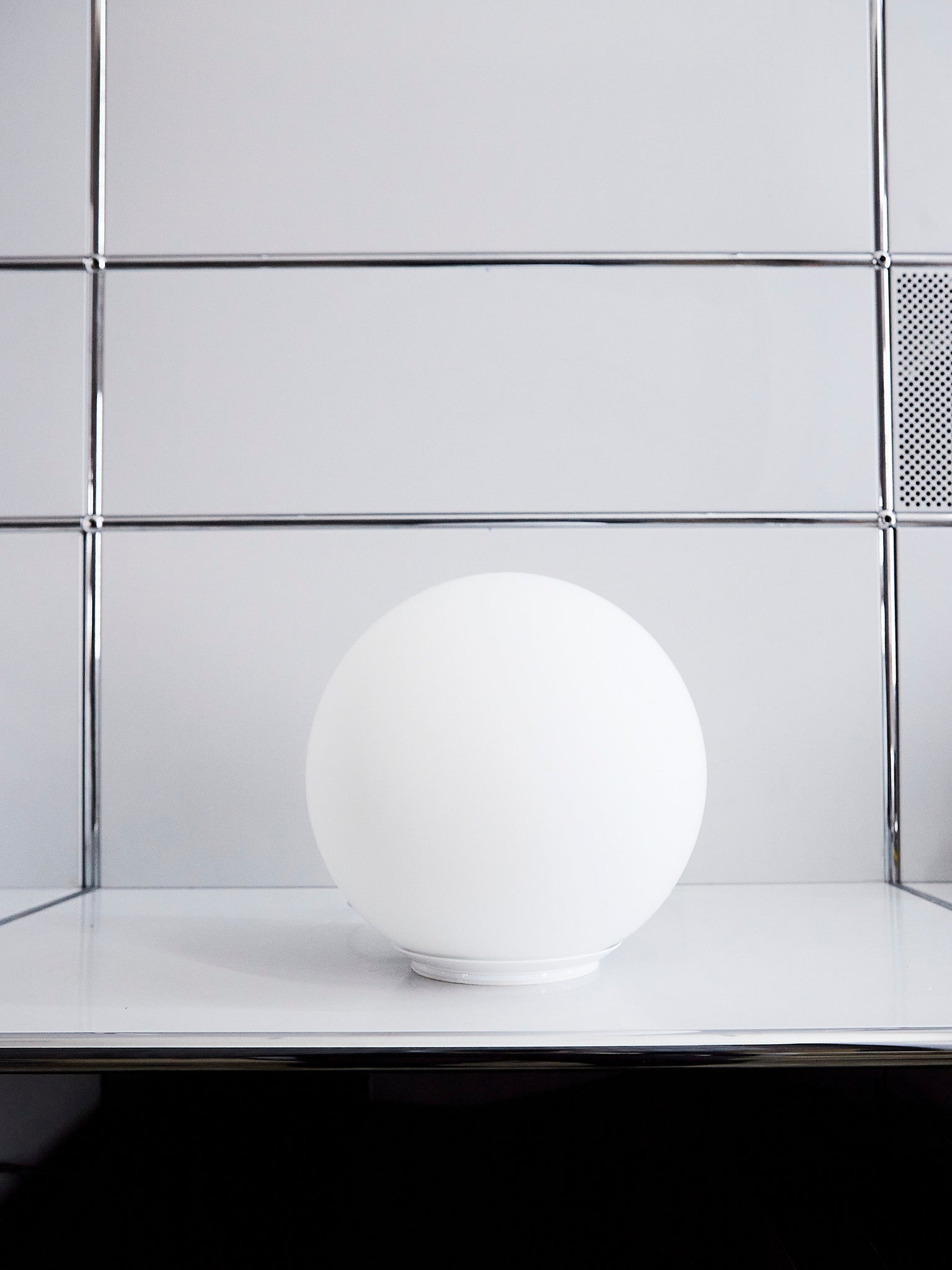 artemide_micheledelucchi_dioscuri_table_25