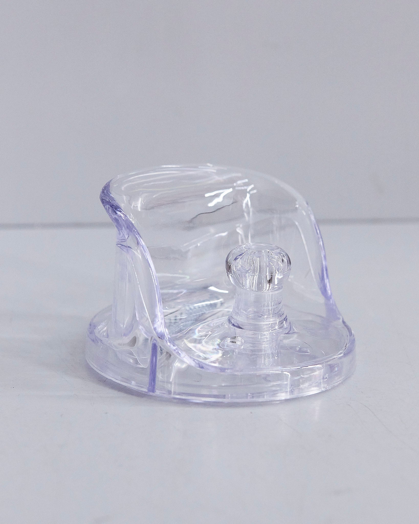 kartell_olafvonbohr_clotheshook_transparent