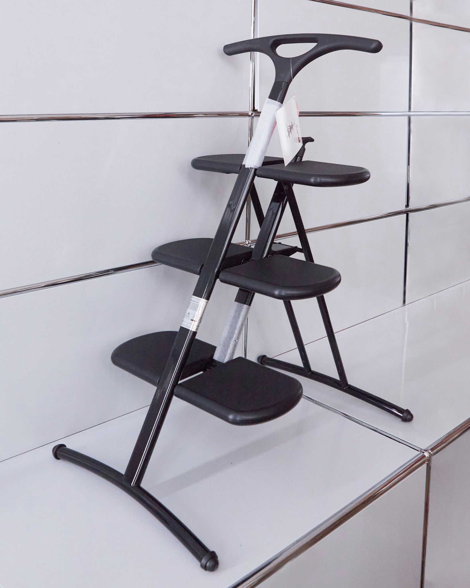 kartell_andriesvanonck_tiramisu_black
