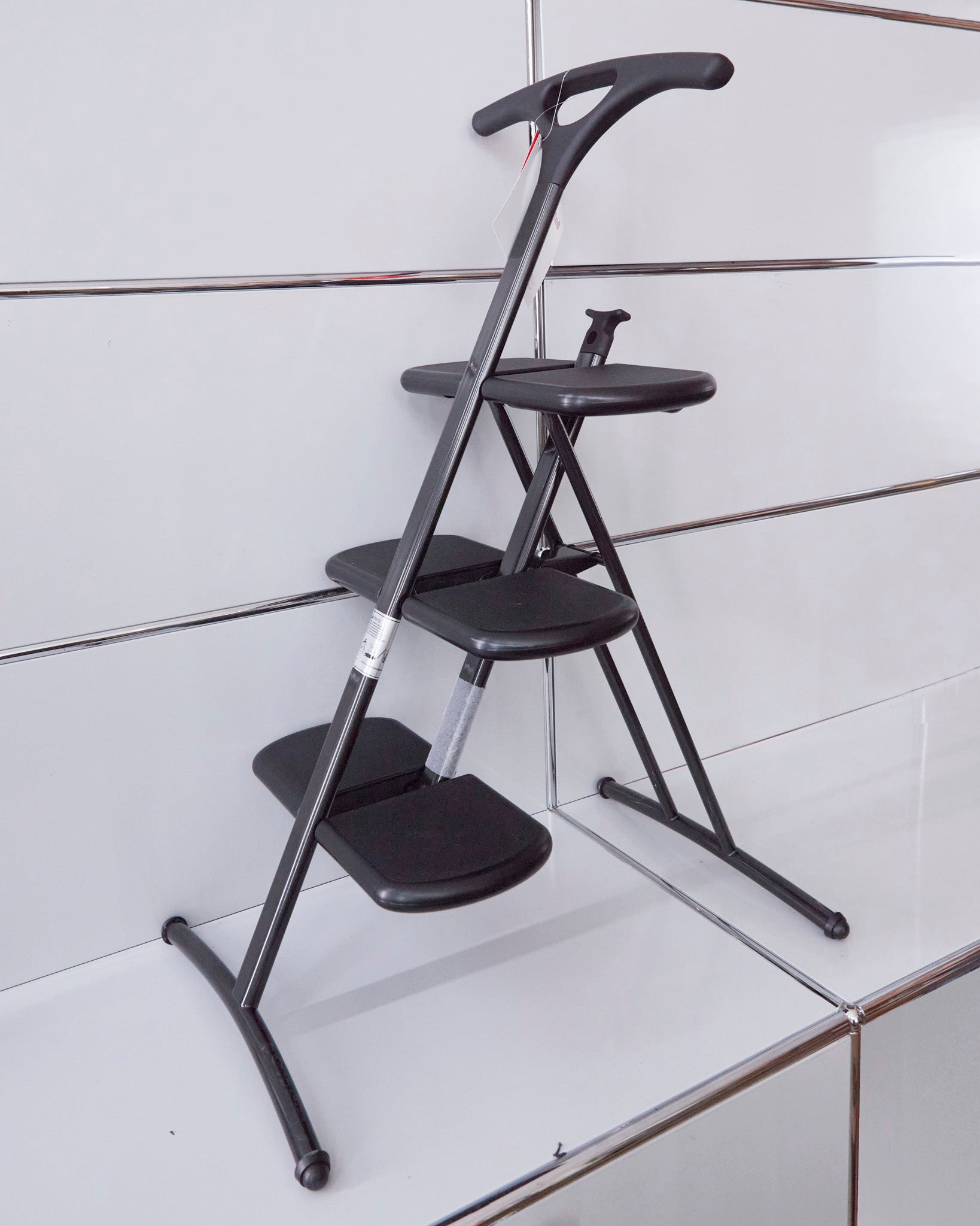 kartell_andriesvanonck_tiramisu_grey