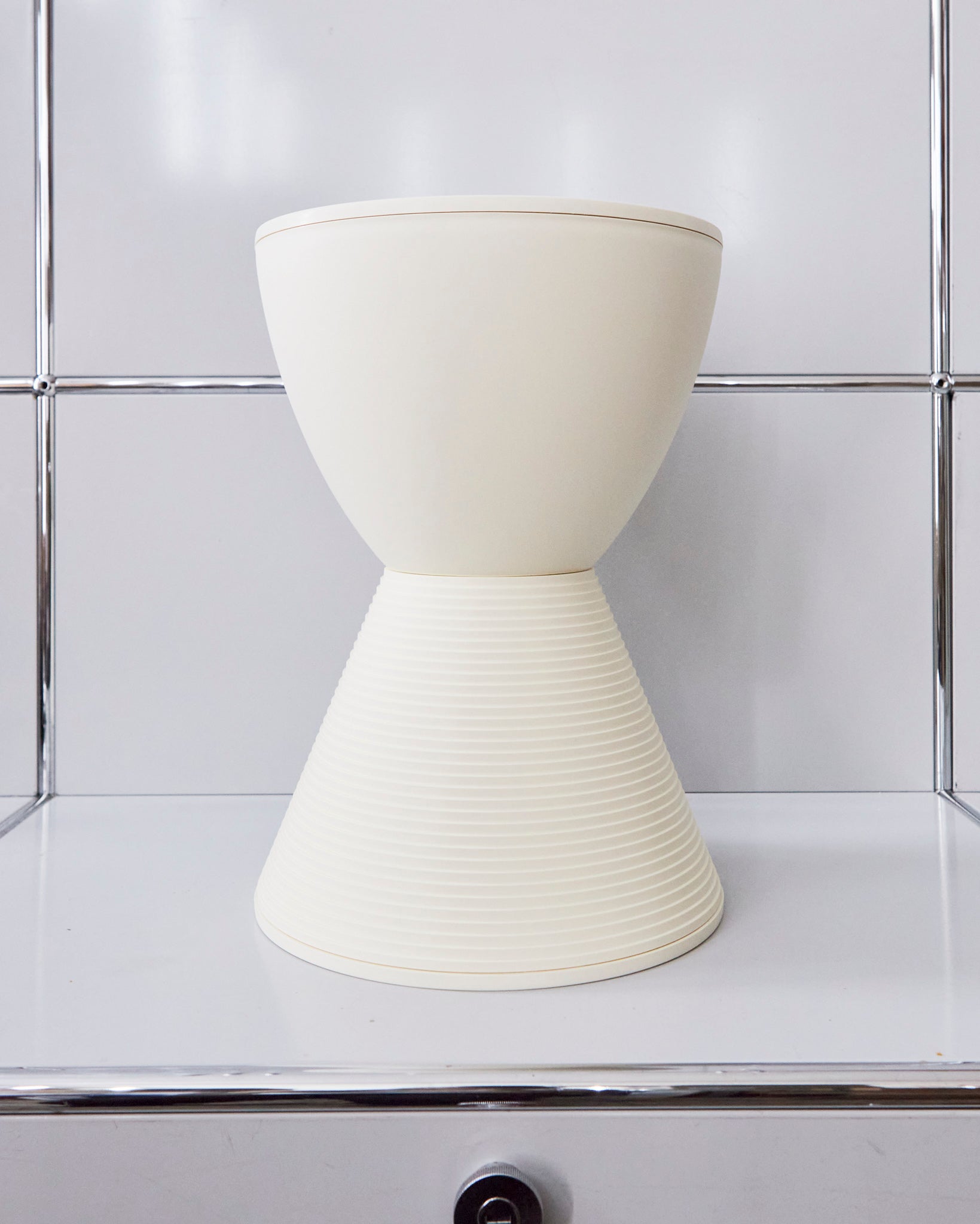 kartell_philippestarck_princeaha_white