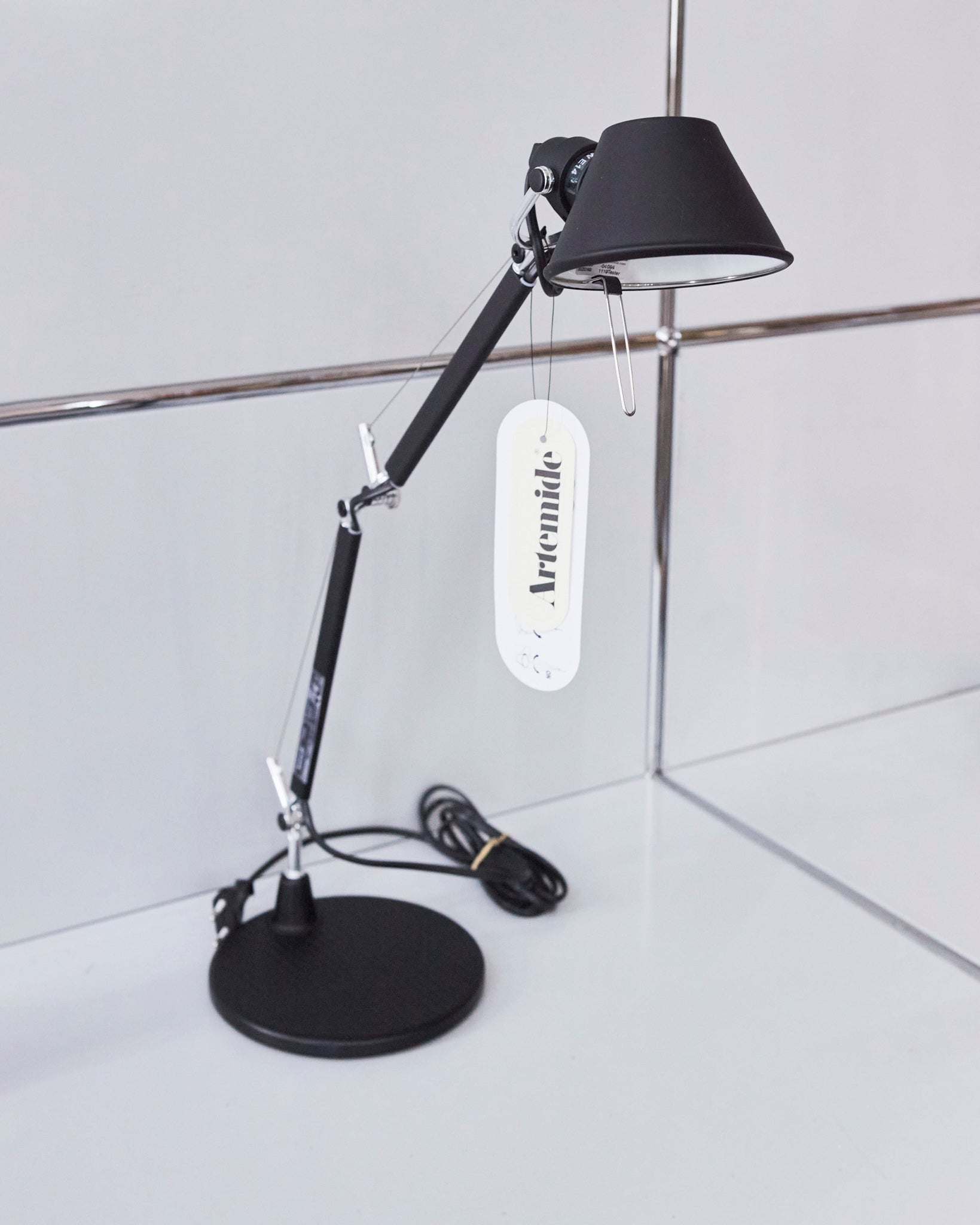 artemide_micheledelucchi_tolomeomicro_table_black