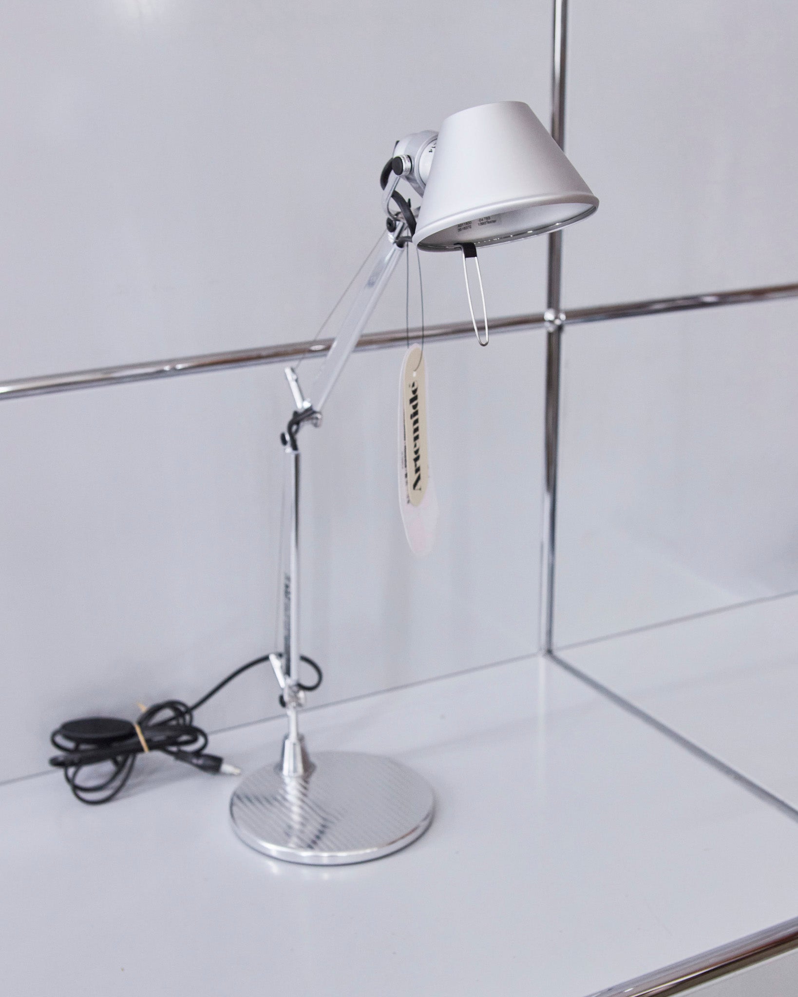 artemide_micheledelucchi_tolomeomicro_table_aluminium