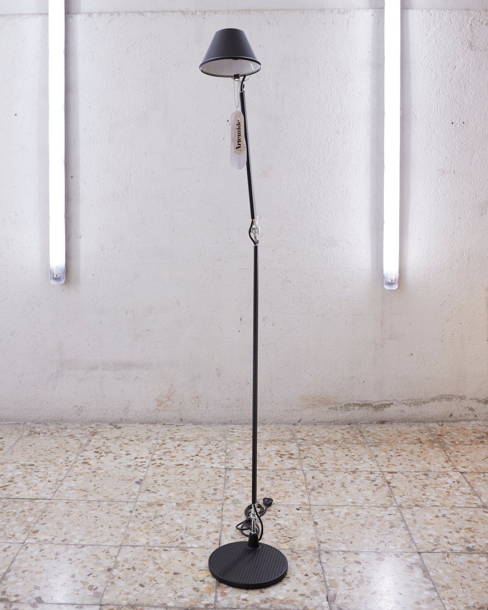 artemide_micheledelucchi_tolomeofaretto_black