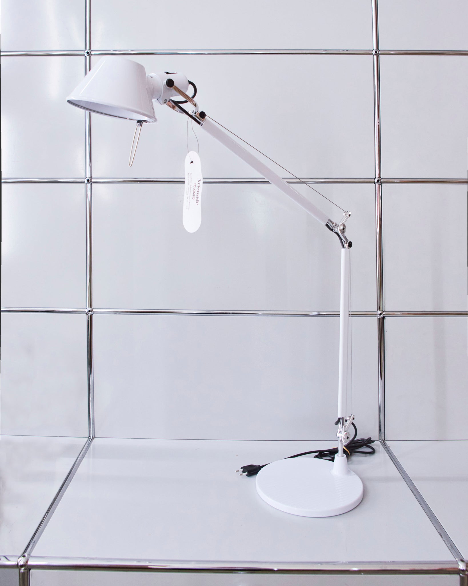 artemide_micheledelucchi_tolomeotavolo_white