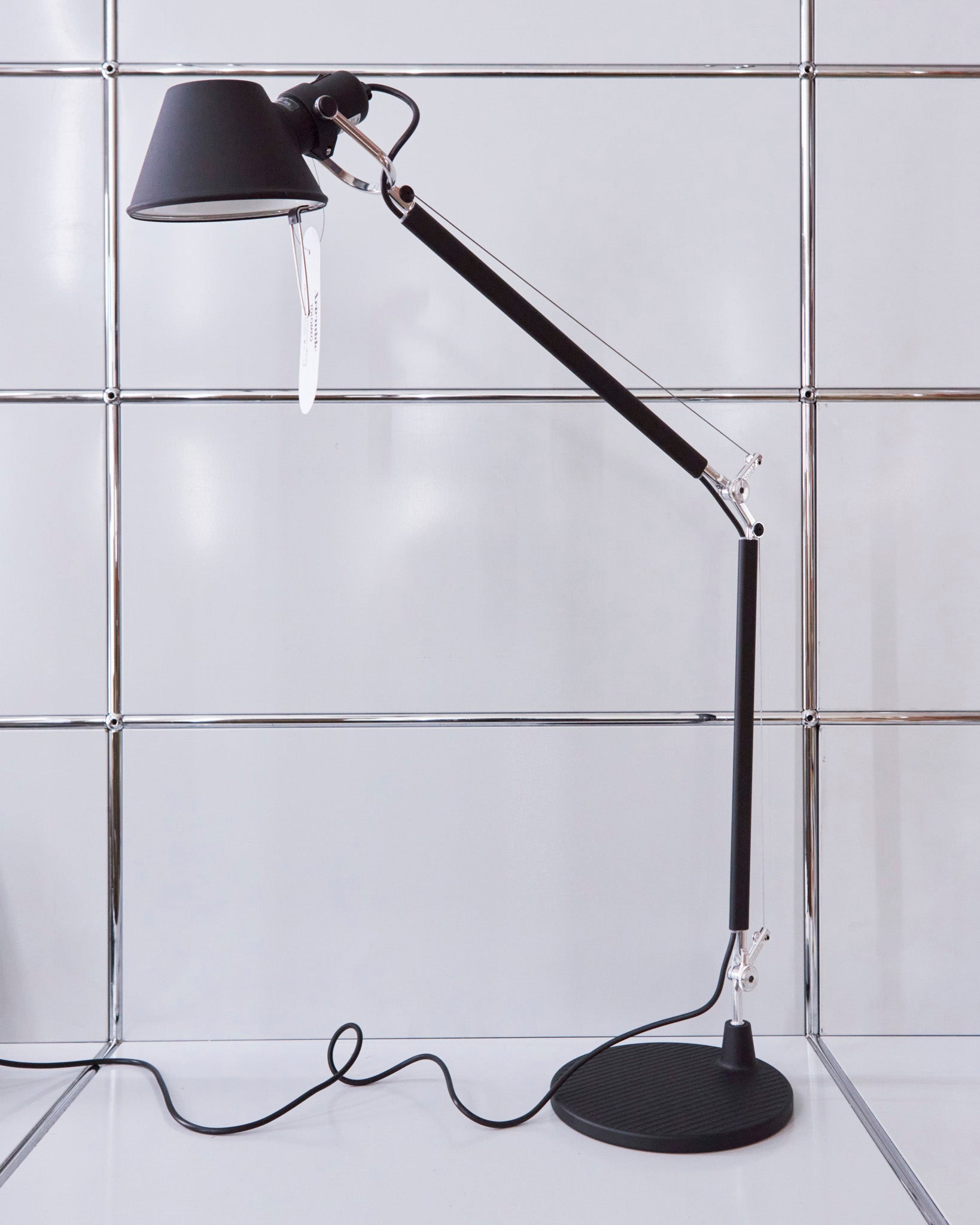 artemide_micheledelucchi_tolomeotavolo_black
