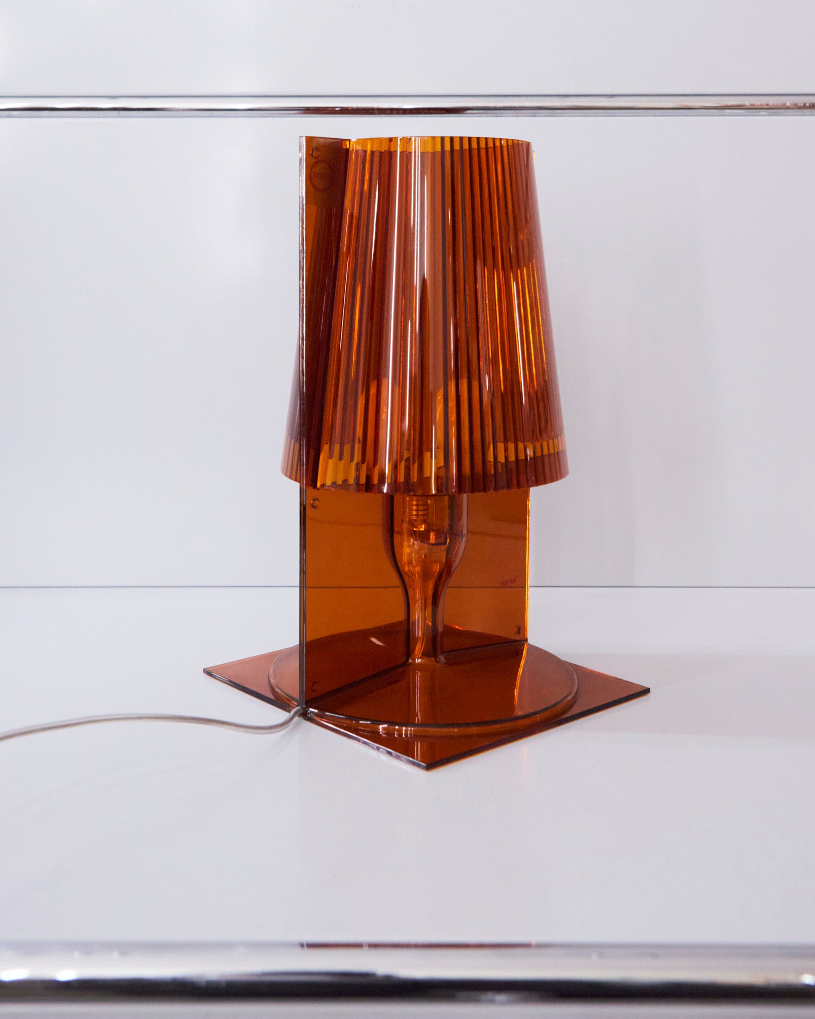 kartell_ferrucciolaviani_take_amber