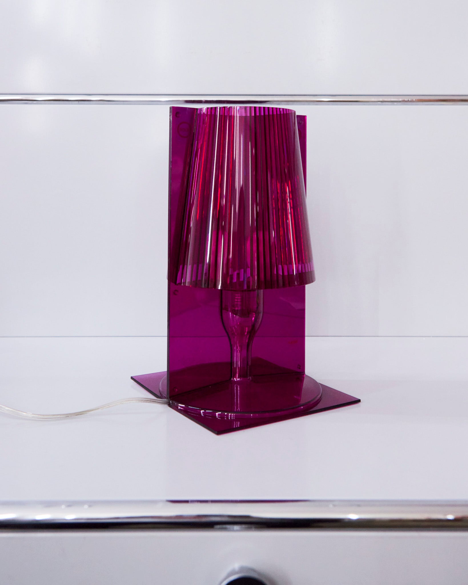 kartell_ferrucciolaviani_take_pink