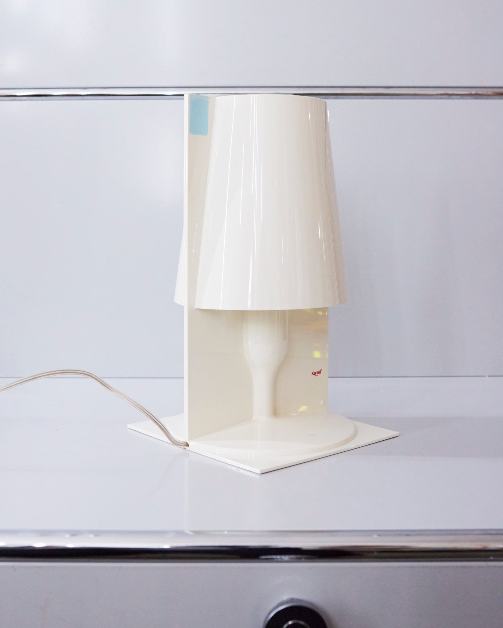 kartell_ferrucciolaviani_take_white