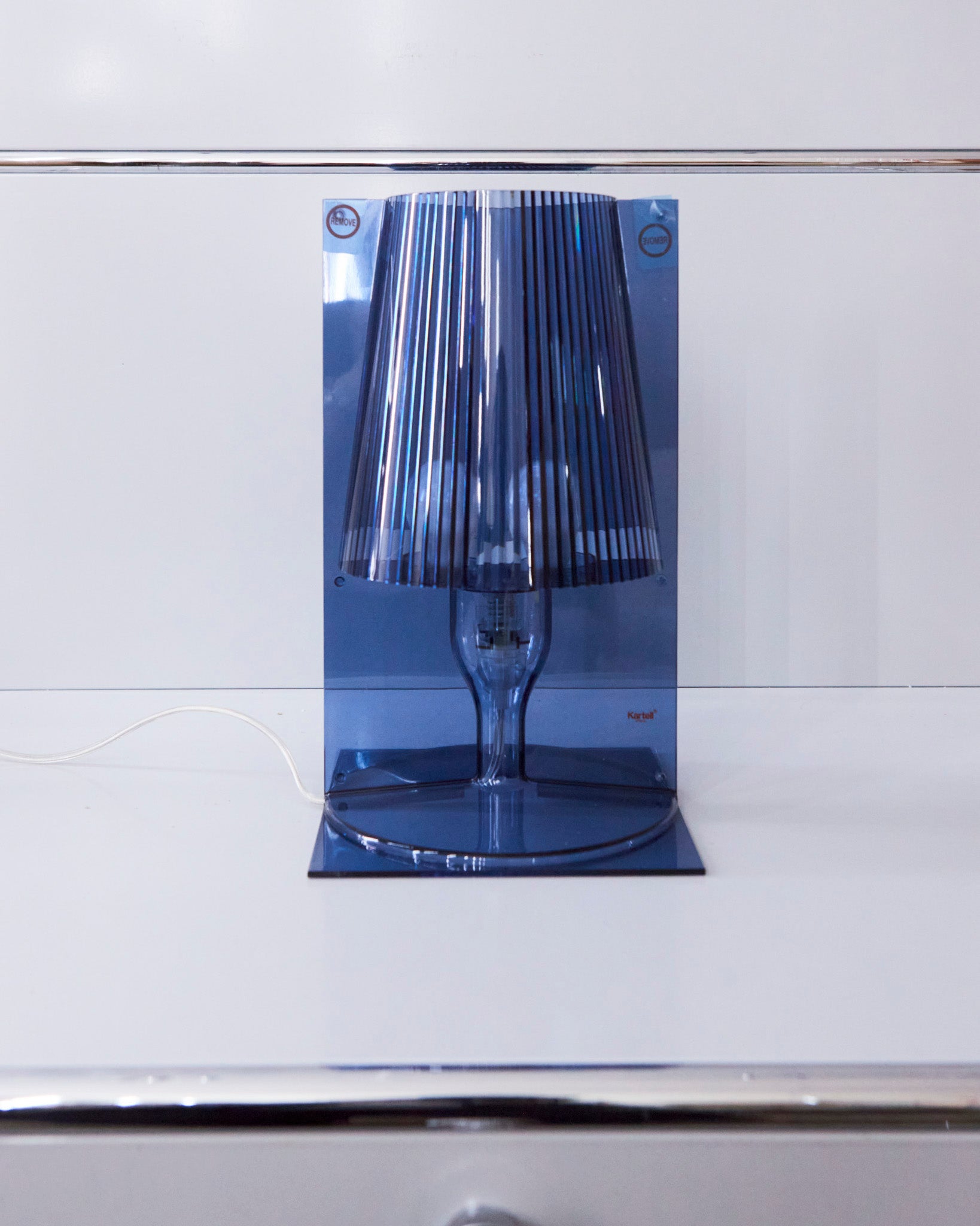 kartell_ferrucciolaviani_take_blue