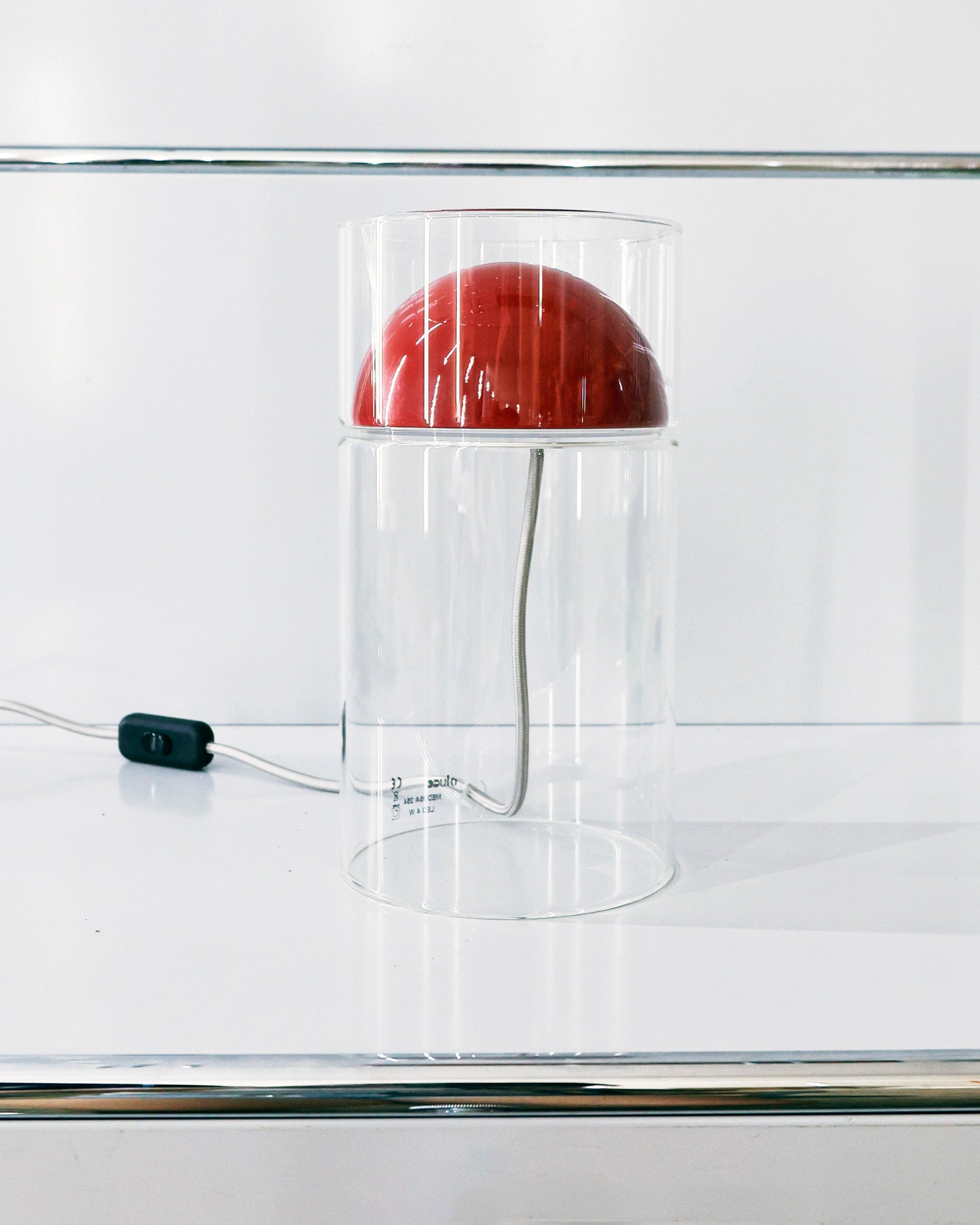 oluce_quagliosimonelli_medusa_red