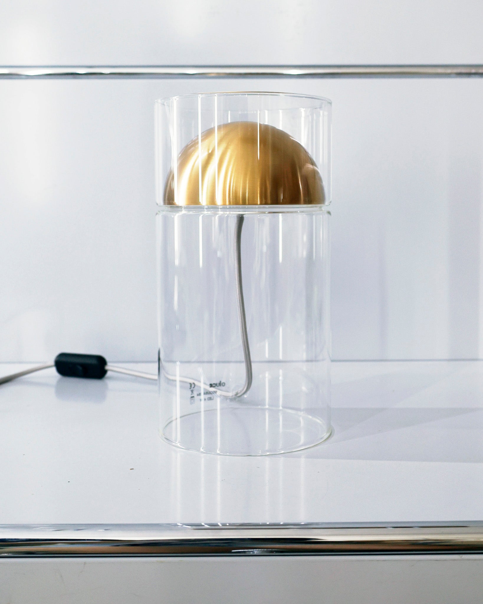 oluce_quagliosimonelli_medusa_gold