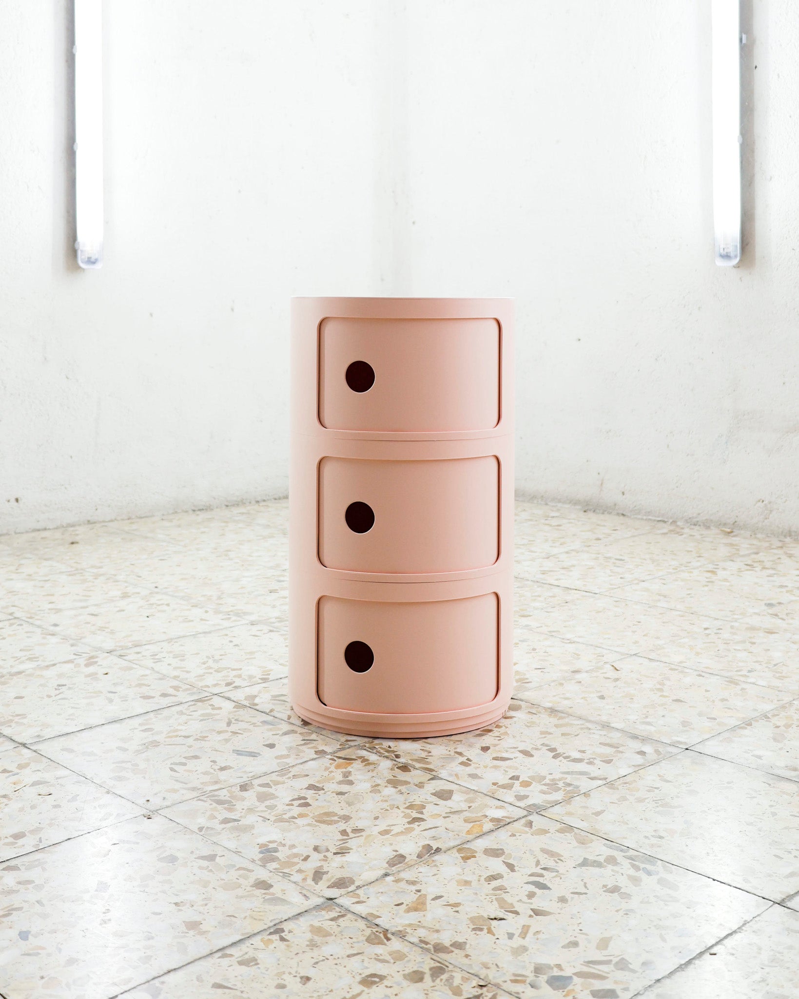 kartell_annacastelliferrieri_componibili_bio_pink