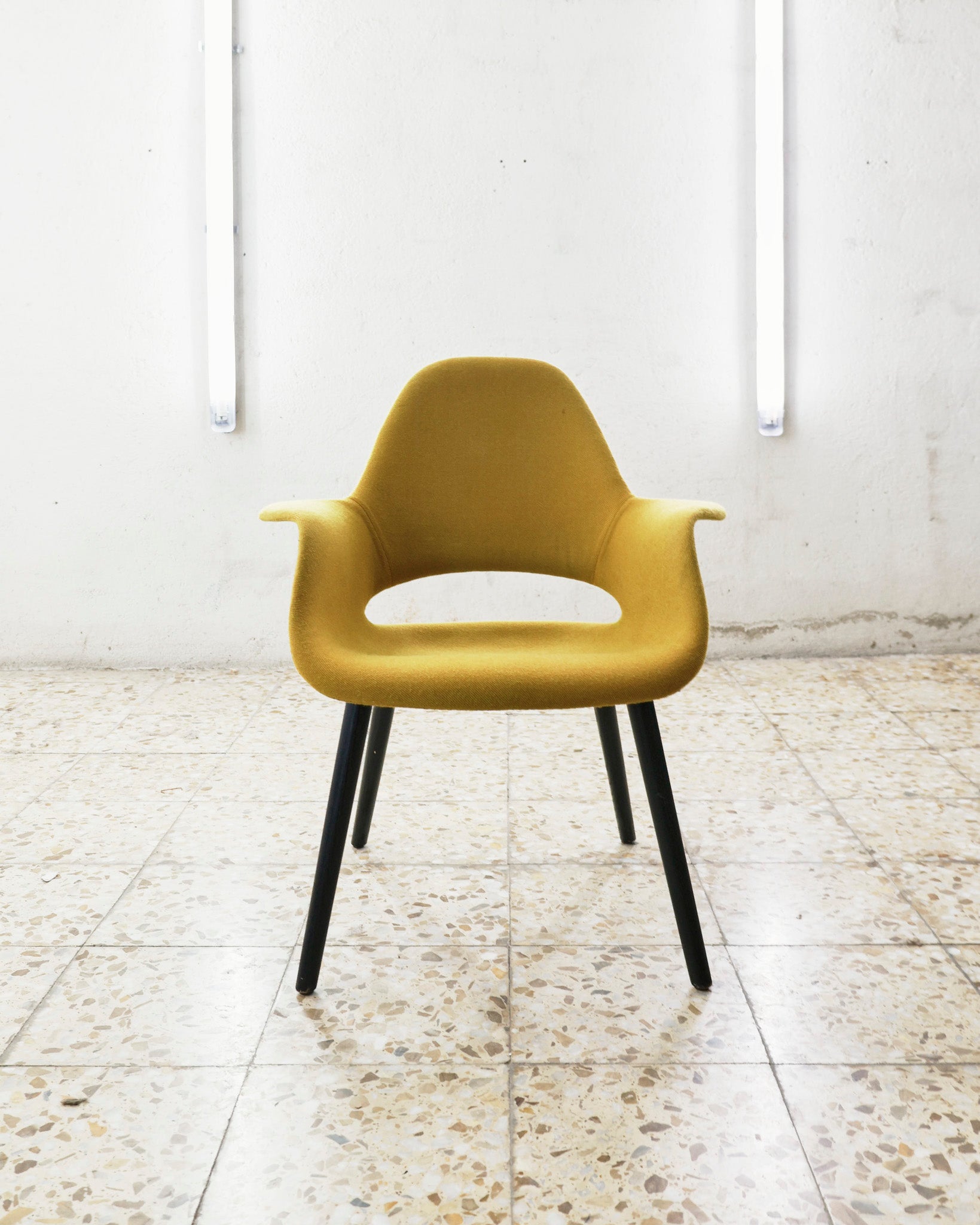 vitra_eamessaarinen_organicconference_yellow