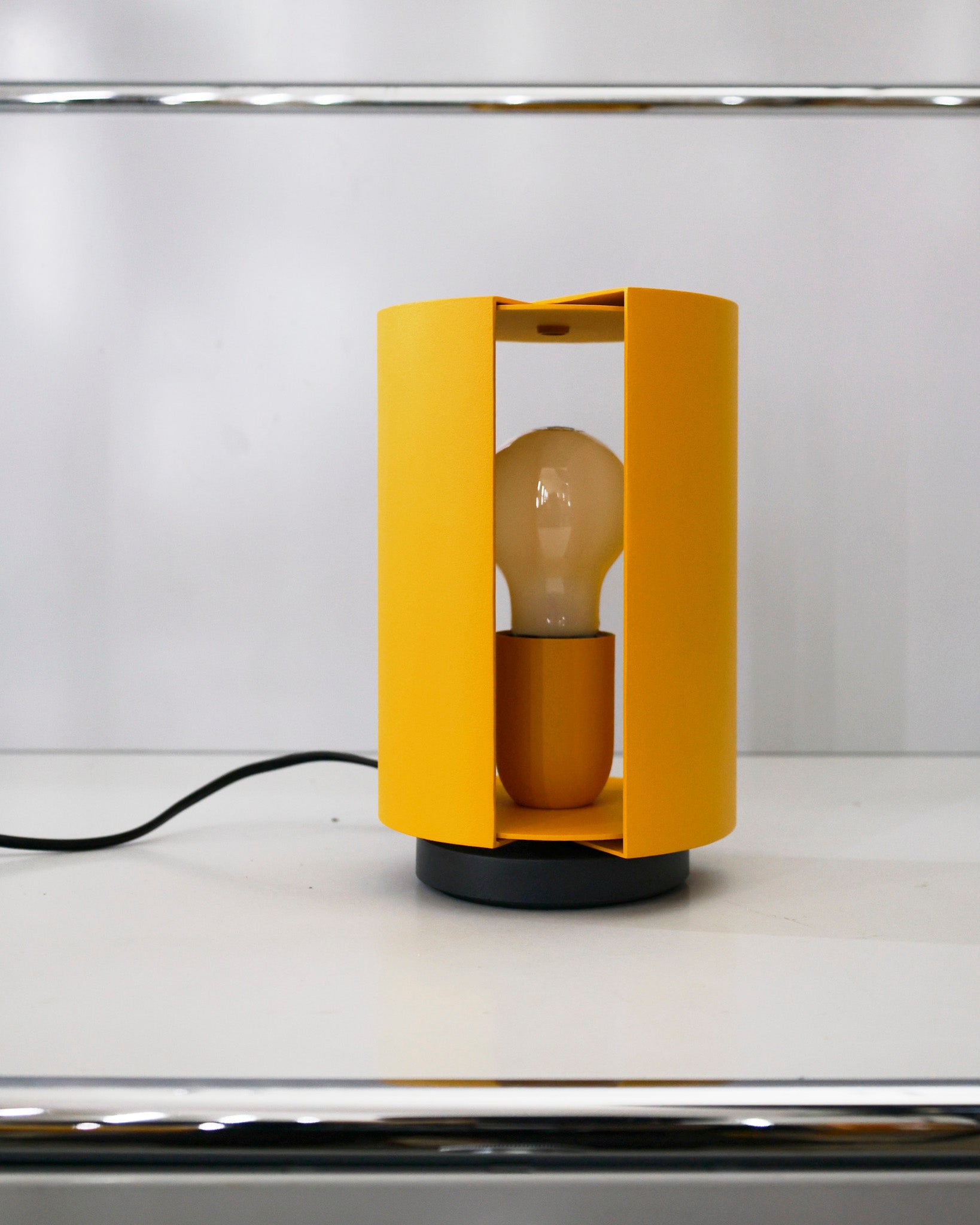 nemo_charlotteperriand_pivotanteaposer_yellow