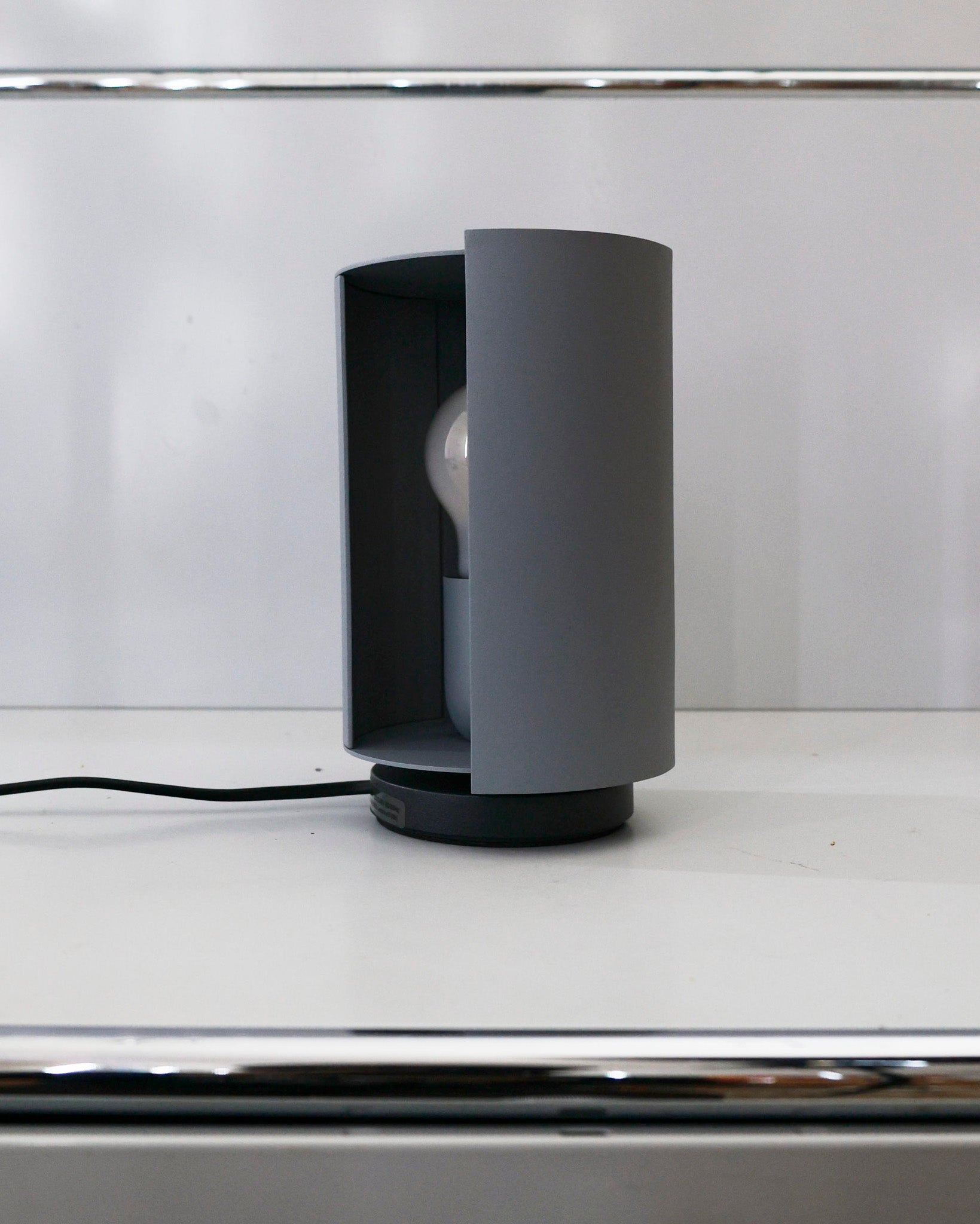 nemo_charlotteperriand_pivotanteaposer_grey