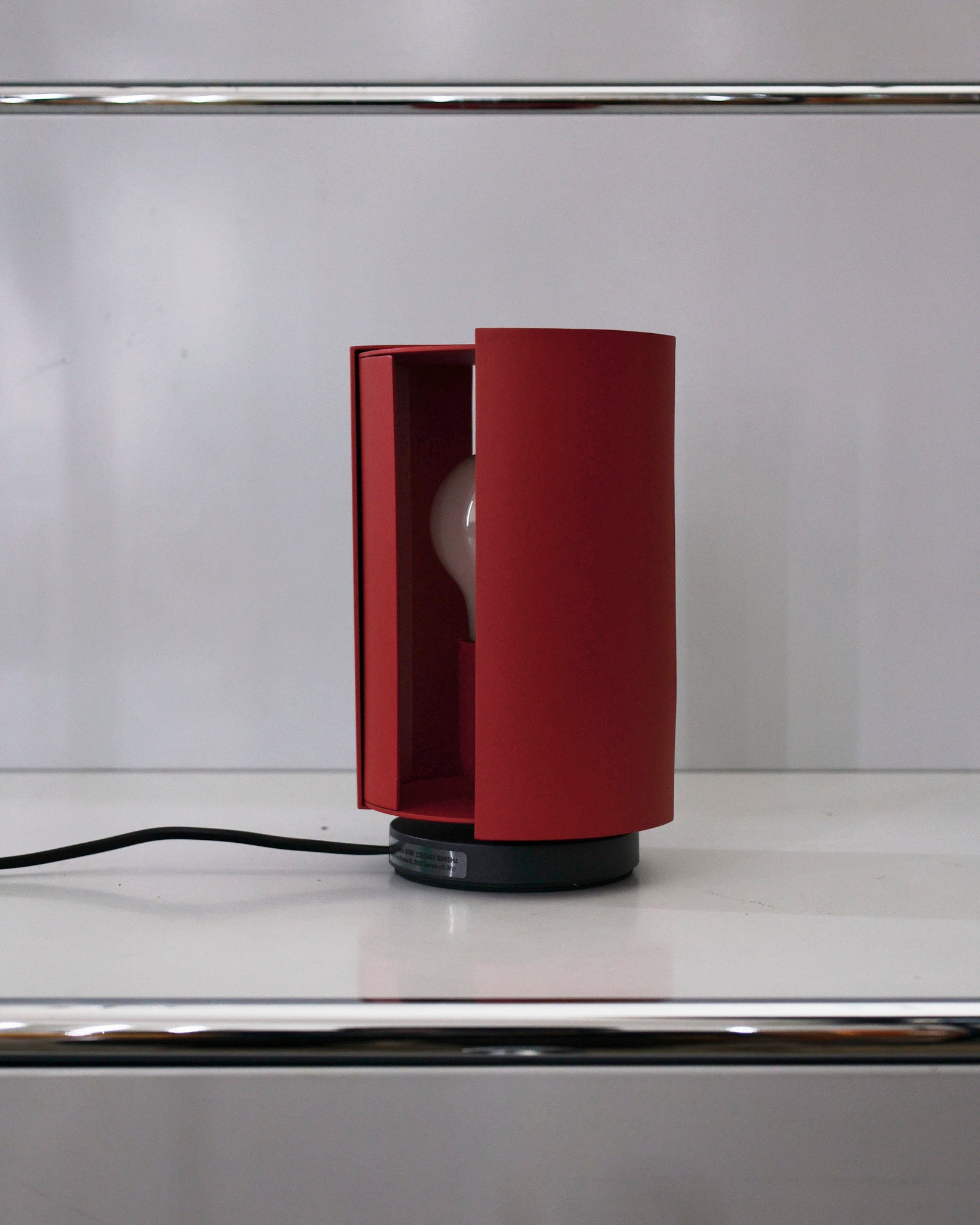 nemo_charlotteperriand_pivotanteaposer_red