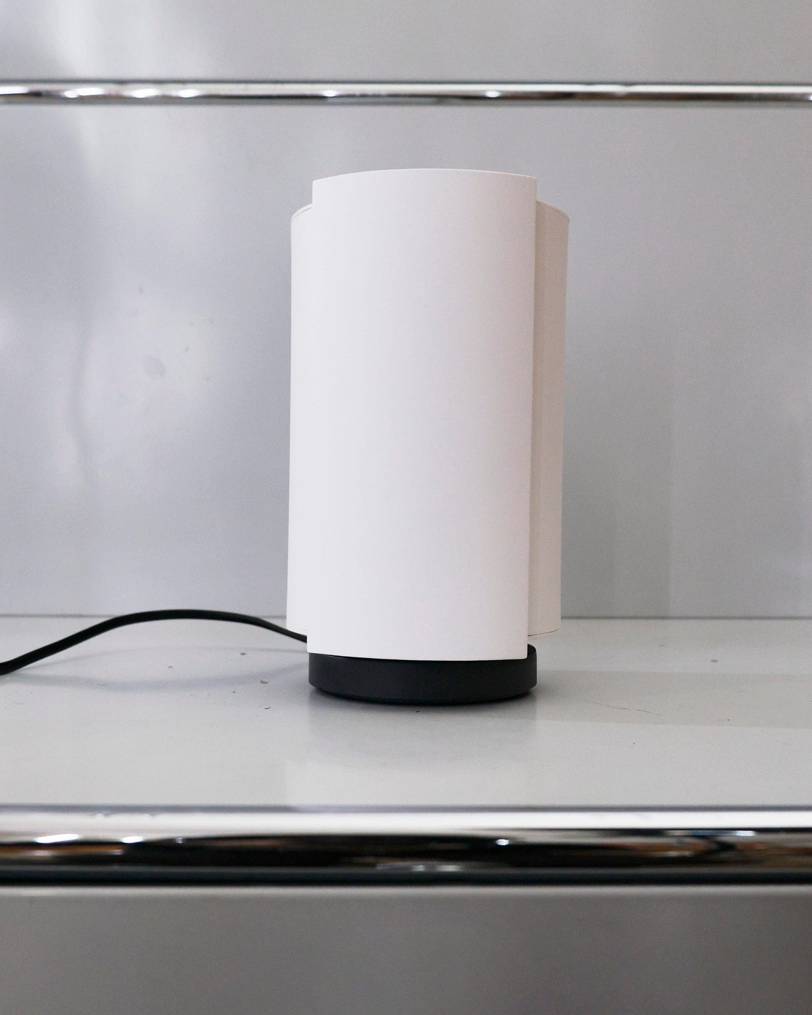 nemo_charlotteperriand_pivotanteaposer_white