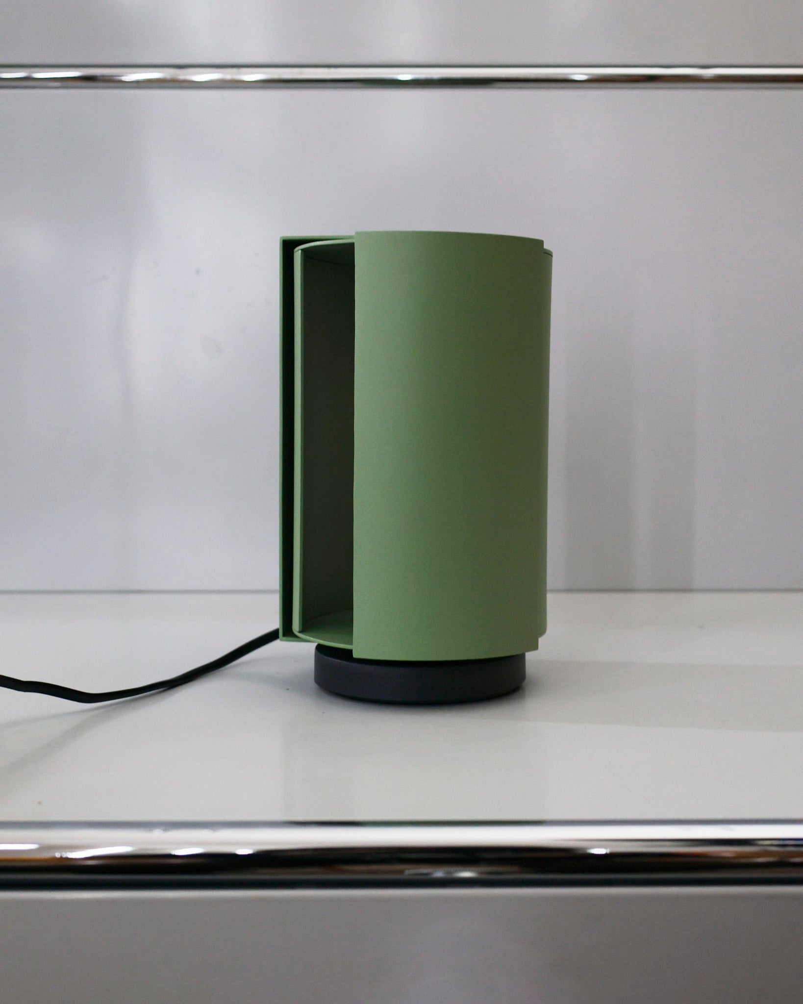 nemo_charlotteperriand_pivotanteaposer_green