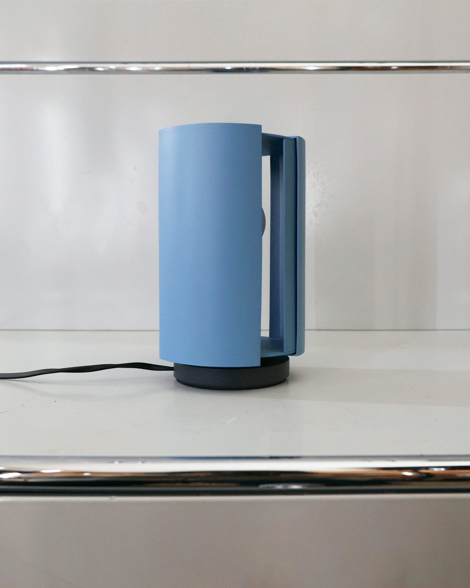 nemo_charlotteperriand_pivotanteaposer_lightblue