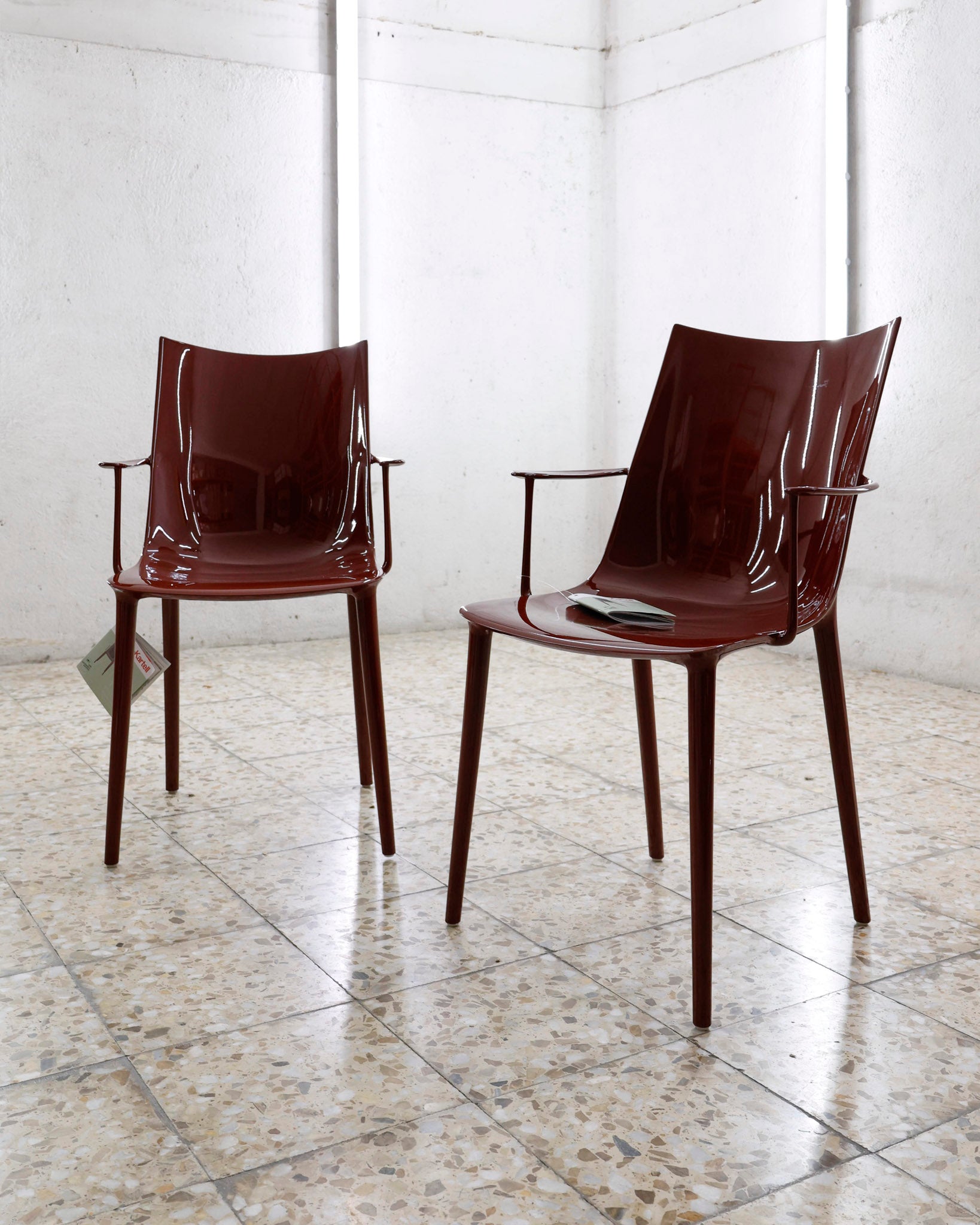 kartell_philippestarck_hhh_burgundy
