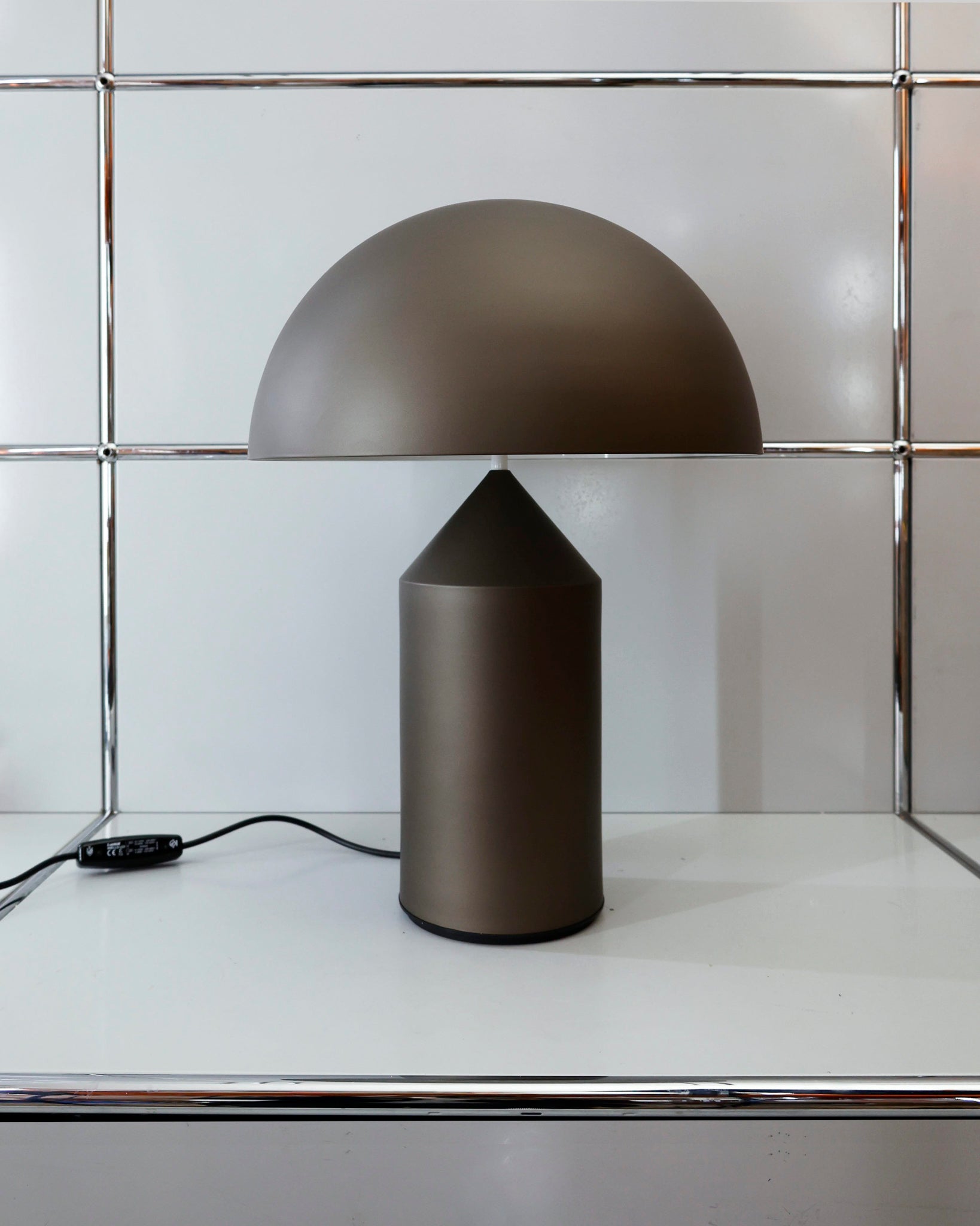 oluce_vicomagistretti_atollo_bronze