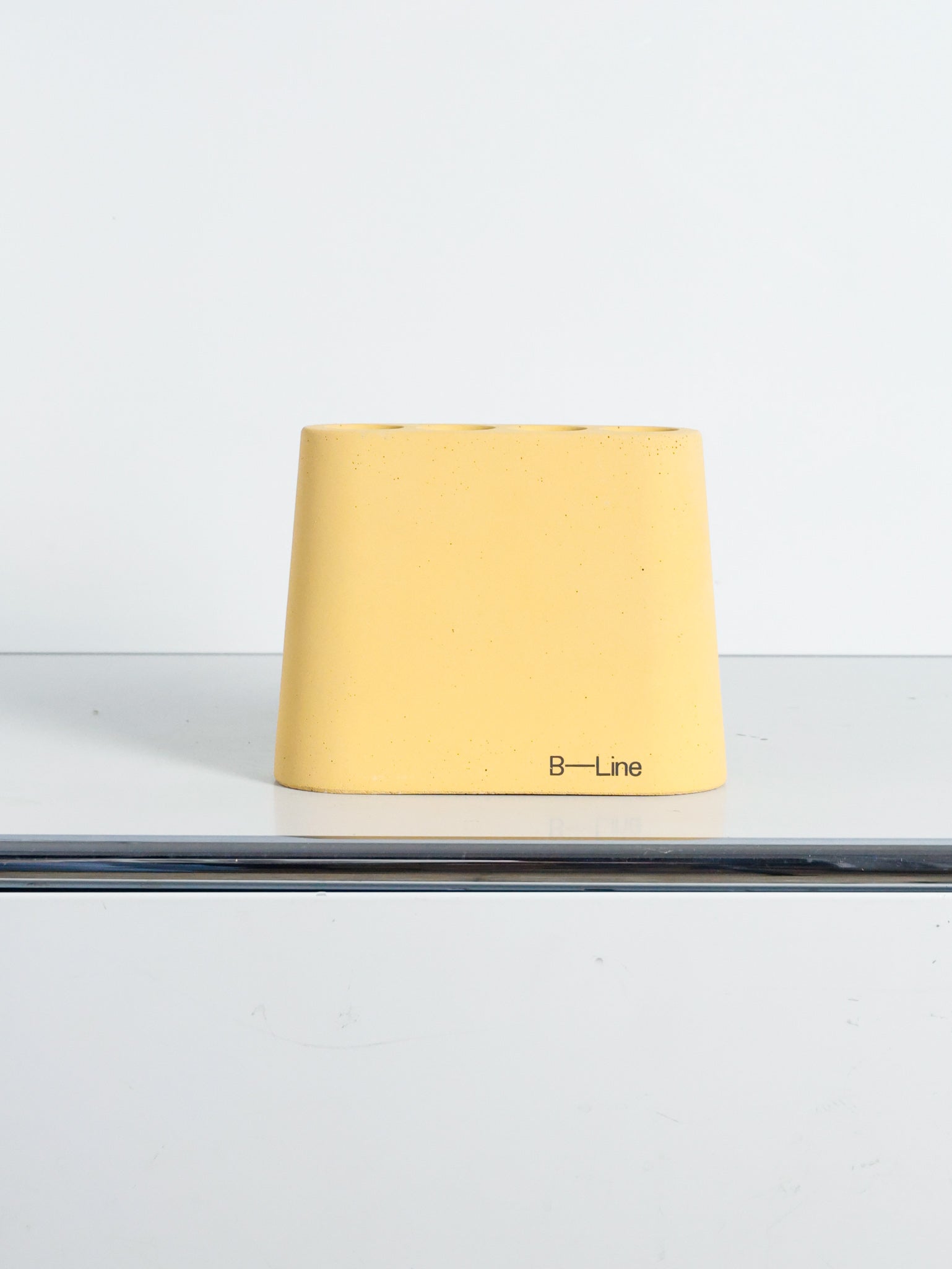 bline_rodolfobonetto_akijr_yellow