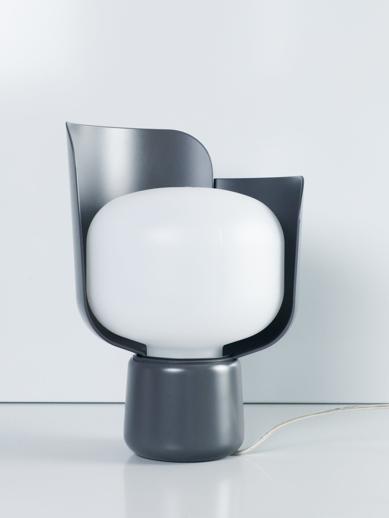 fontanaarte_andreasengesvik_blom_grey