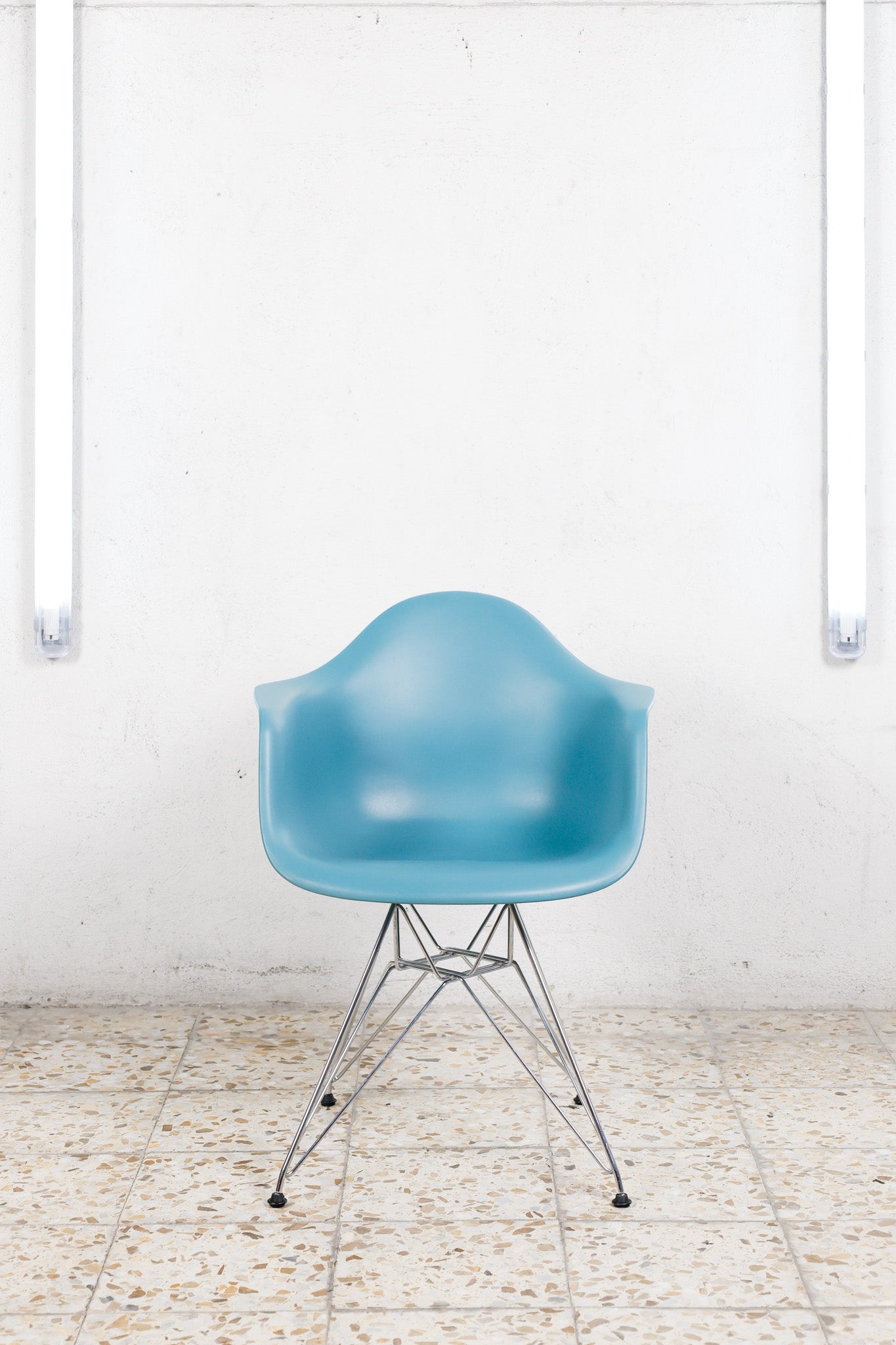 Eames Plastic Chair DAR