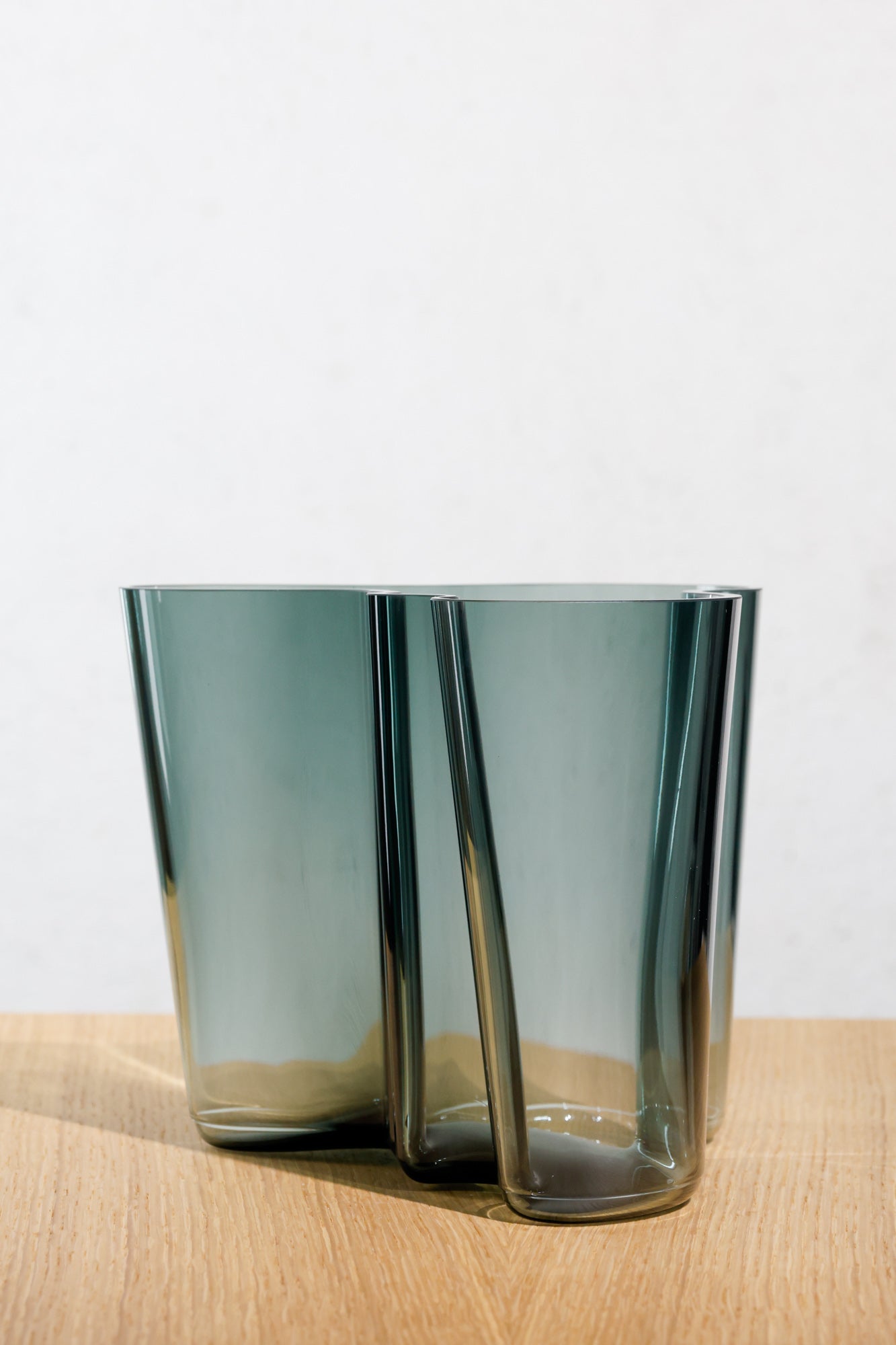 iittala_alvaraalto_savoy_160_darkgrey