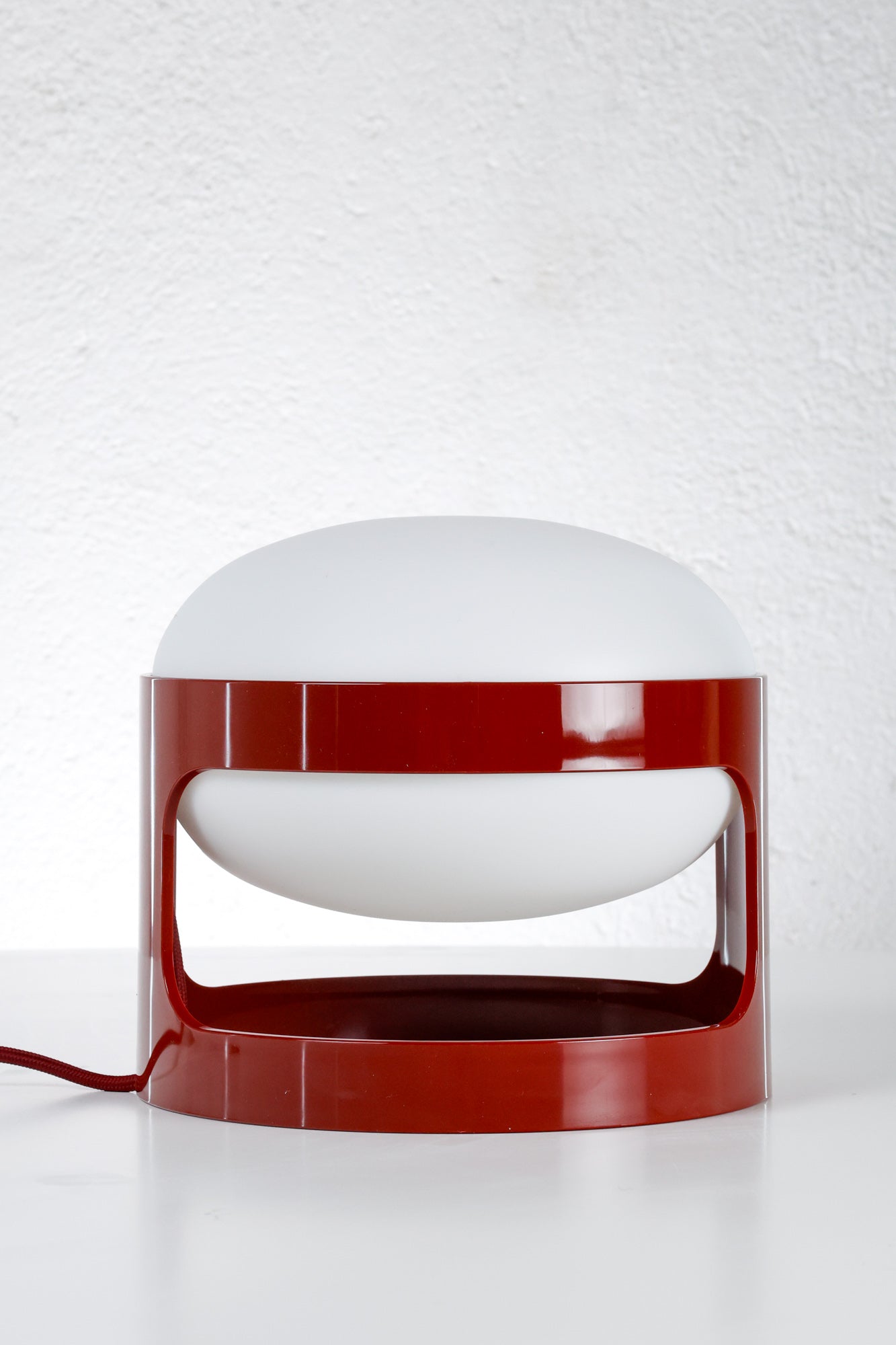 kartell_joecolombo_kd28_burgundy