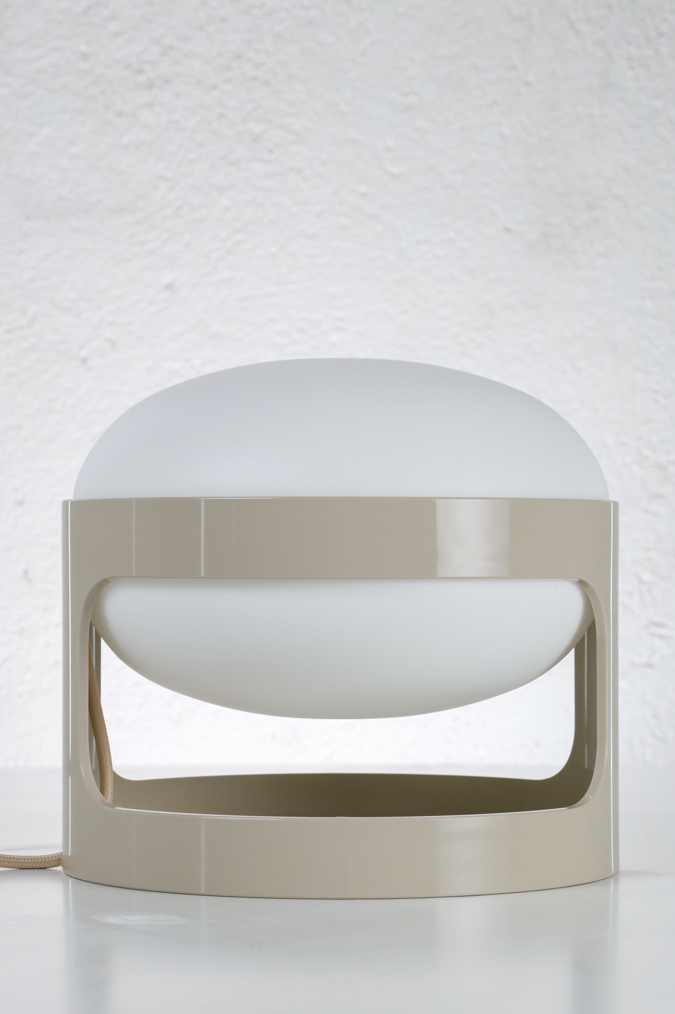 kartell_joecolombo_kd28_taupe
