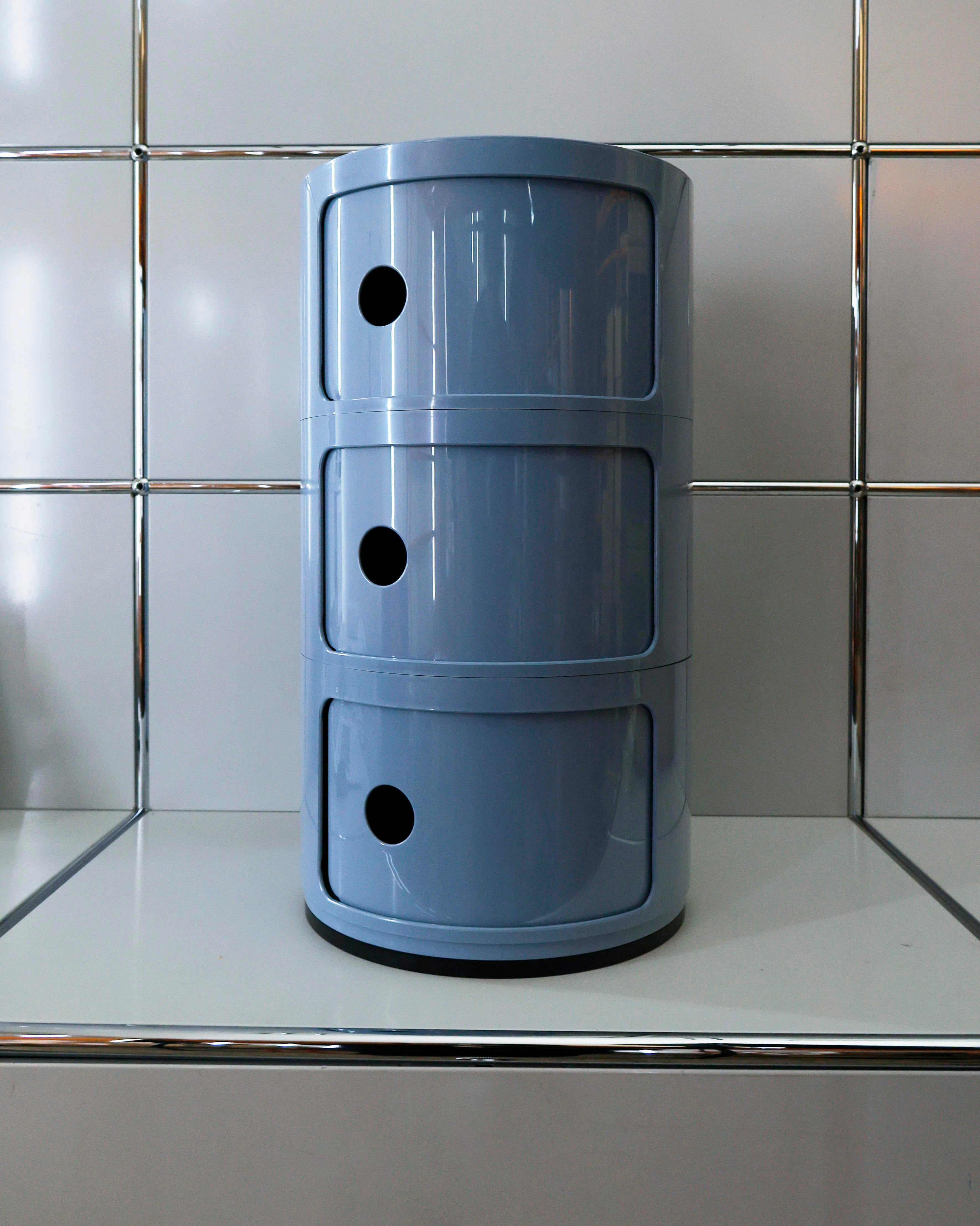 kartell_annacastelliferrieri_componibili_newcolors_medium_lightblue