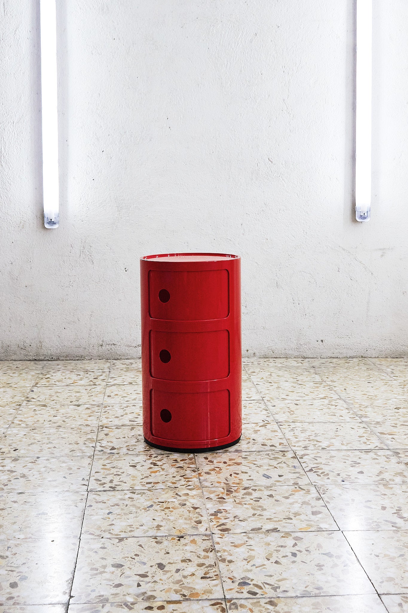 kartell_annacastelliferrieri_componibili_classic_medium_red