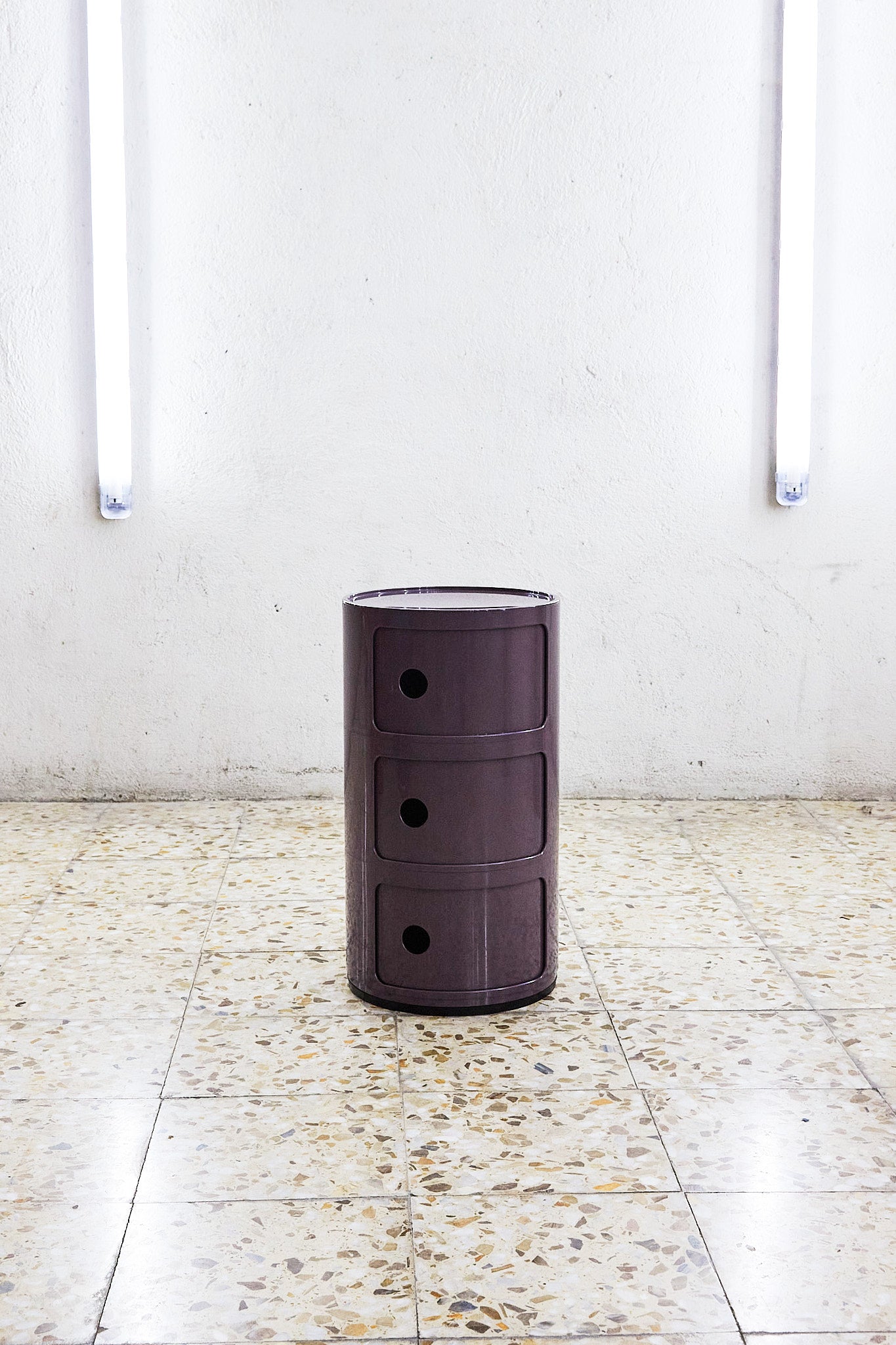 kartell_annacastelliferrieri_componibili_classic_medium_purple