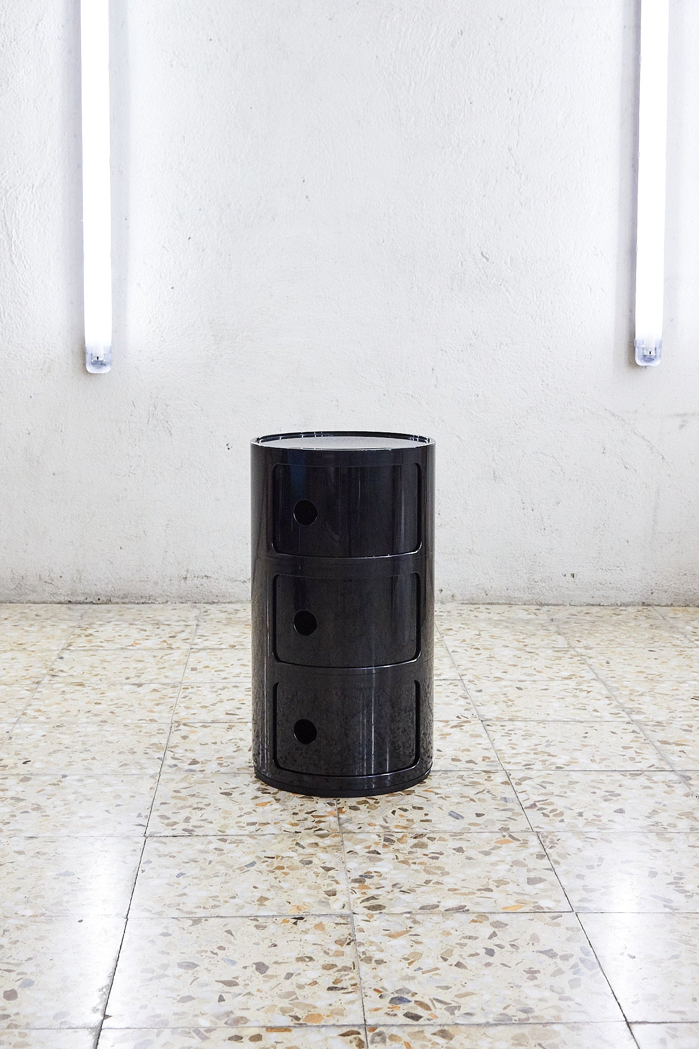 kartell_annacastelliferrieri_componibili_classic_medium_black