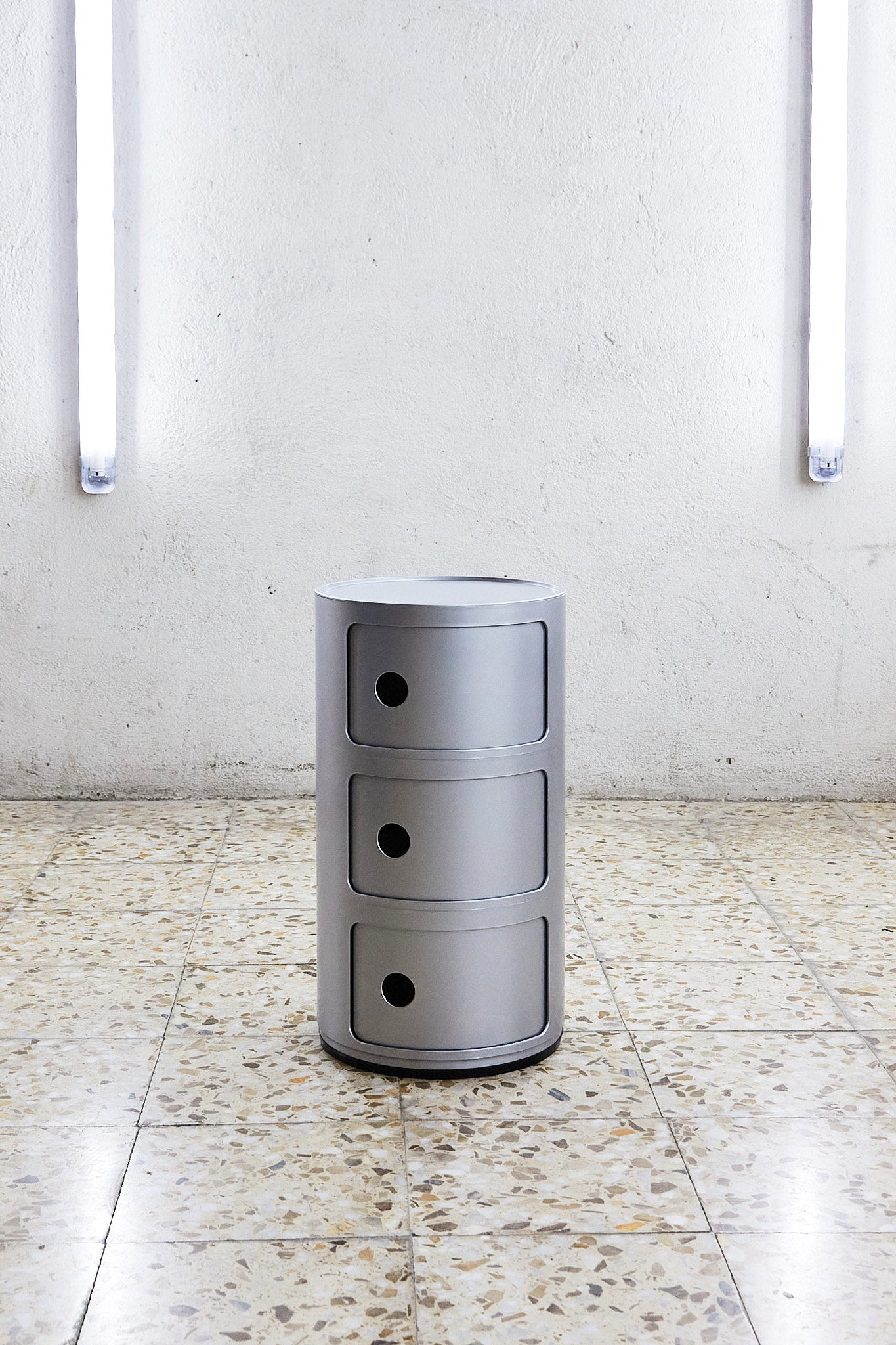 kartell_annacastelliferrieri_componibili_classic_medium_silver