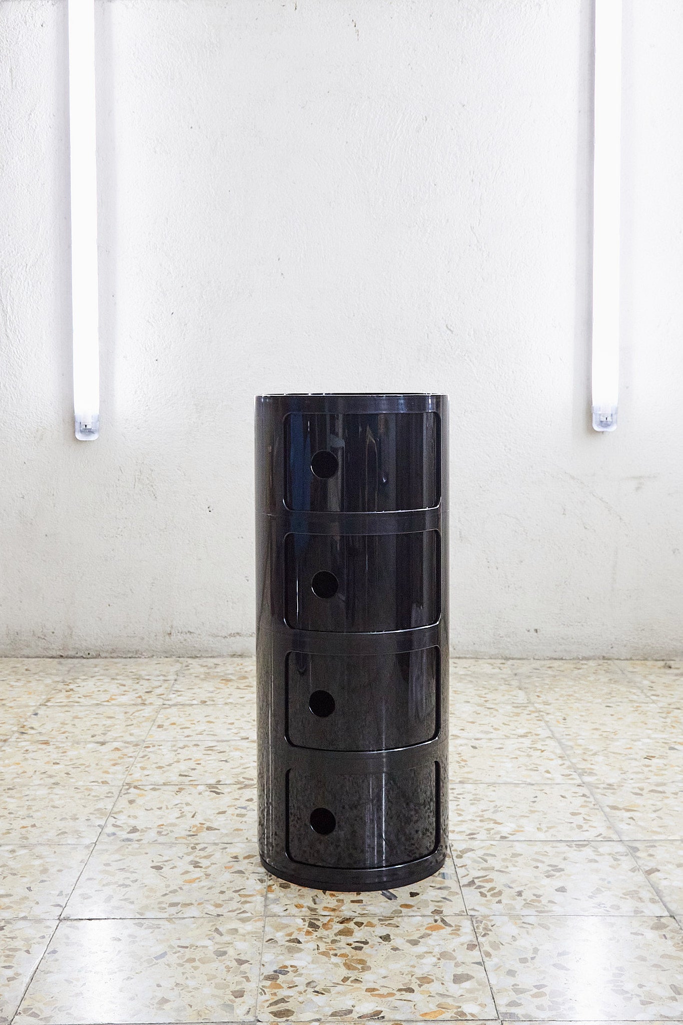 kartell_annacastelliferrieri_componibili_classic_large_black